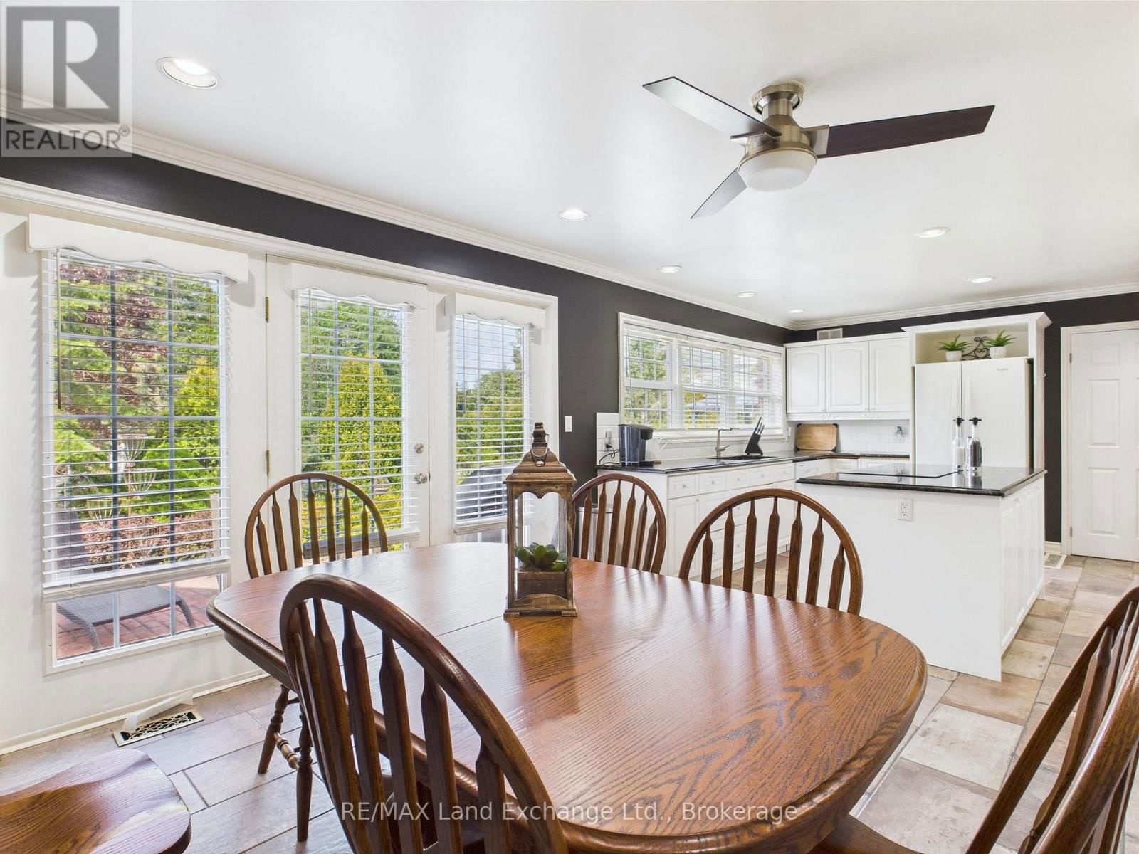 4 EASTWOOD CRESCENT Image 11