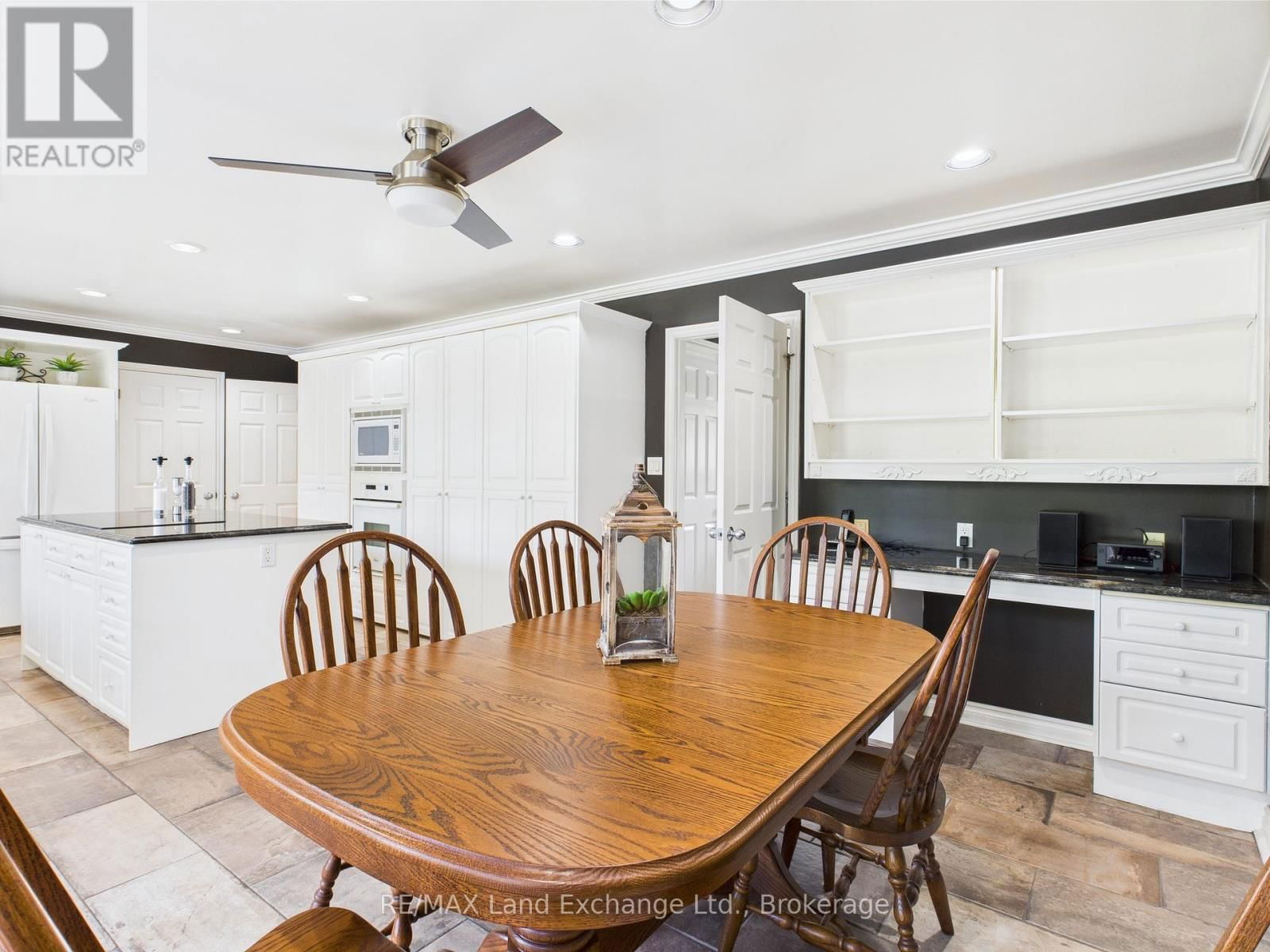4 EASTWOOD CRESCENT Image 12