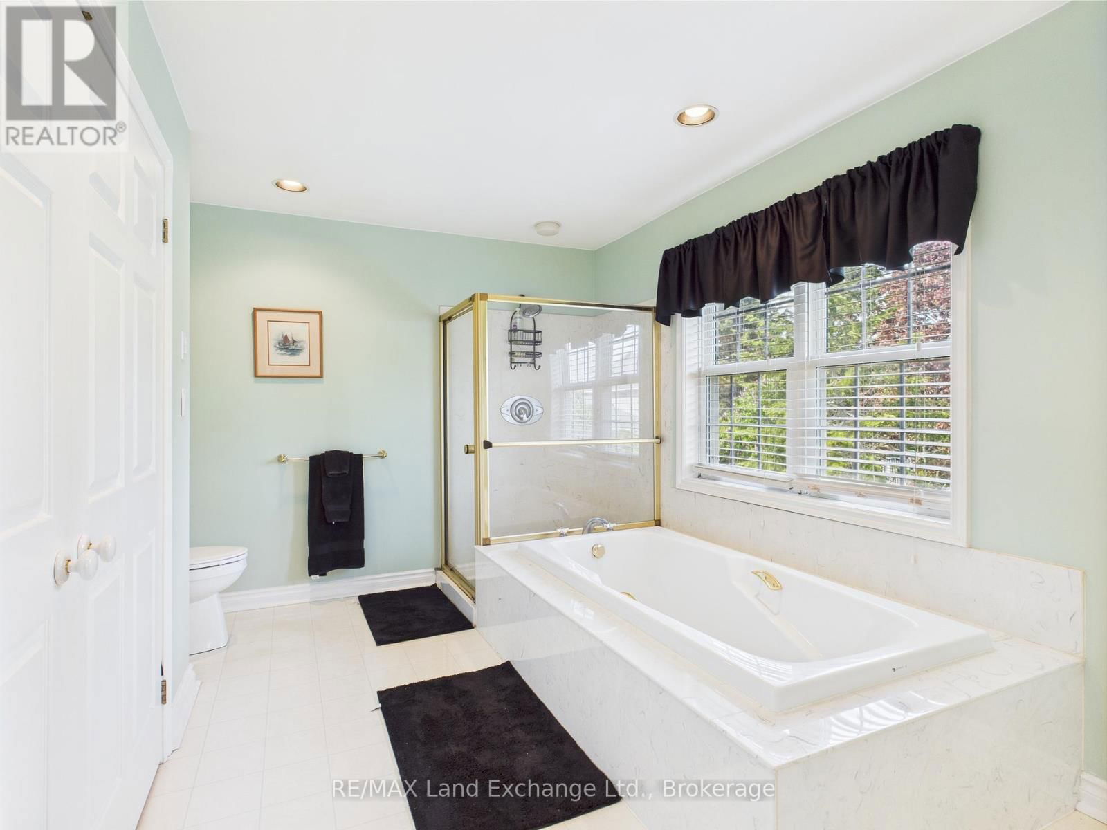 4 EASTWOOD CRESCENT Image 20