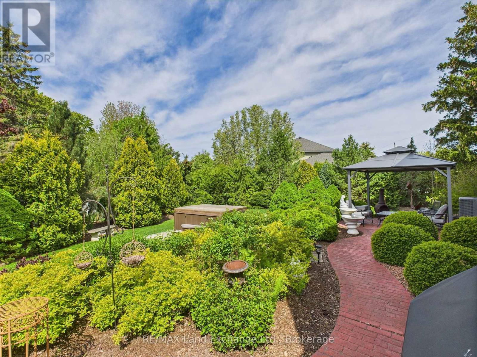 4 EASTWOOD CRESCENT Image 27