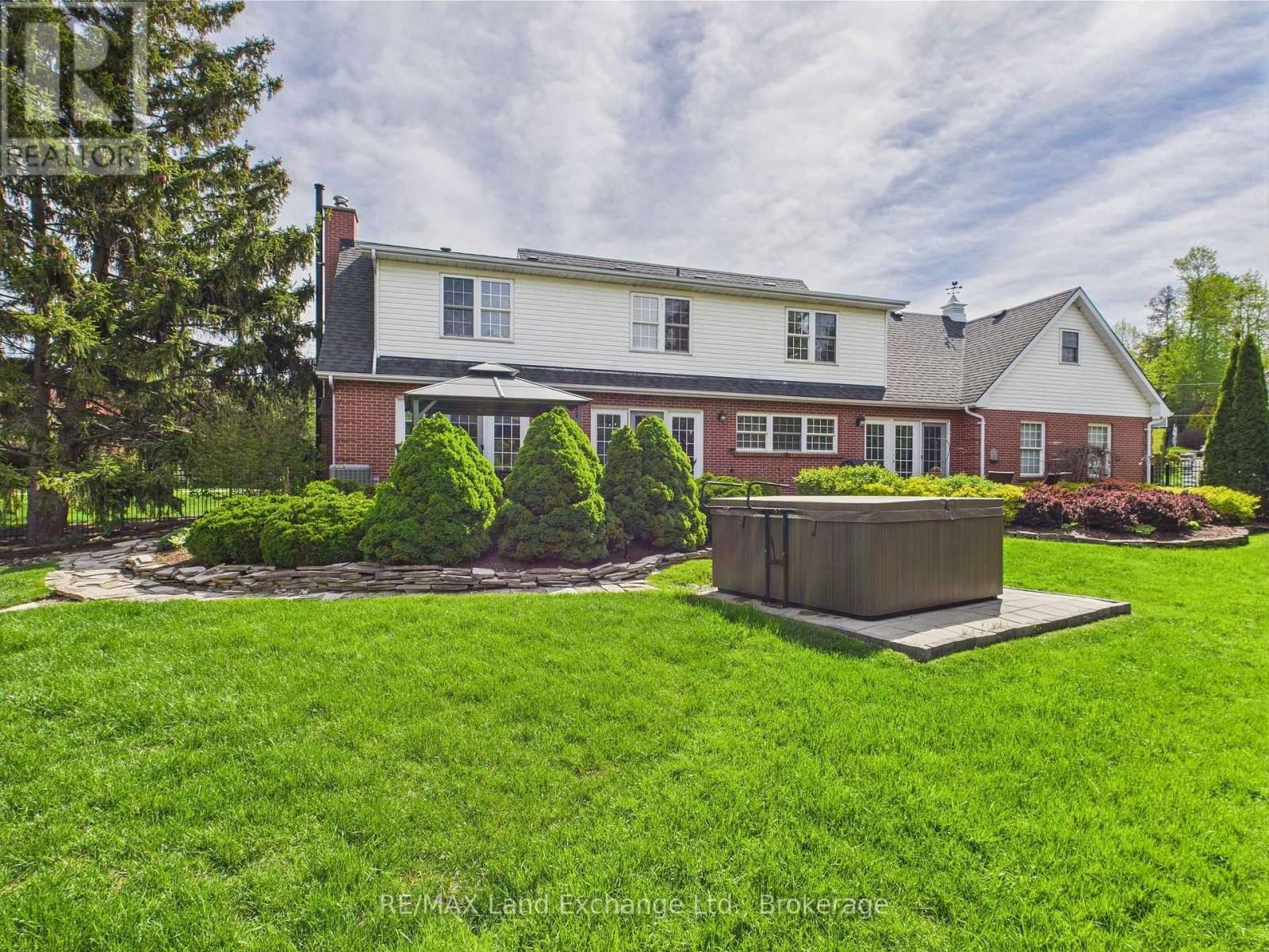 4 EASTWOOD CRESCENT Image 30