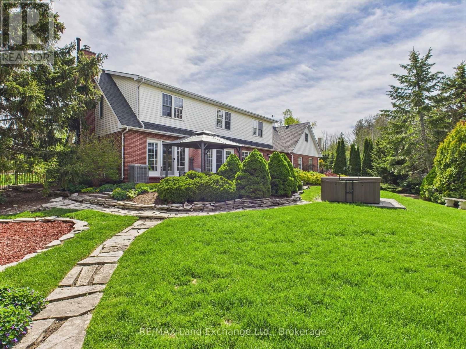 4 EASTWOOD CRESCENT Image 31