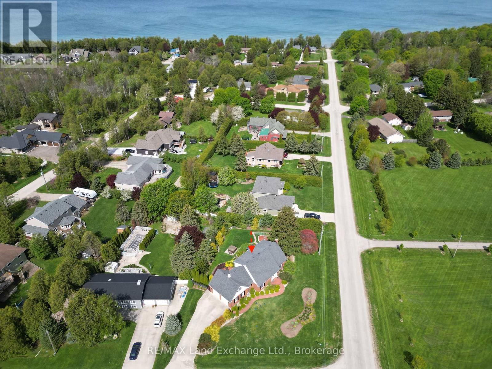 4 EASTWOOD CRESCENT Image 37