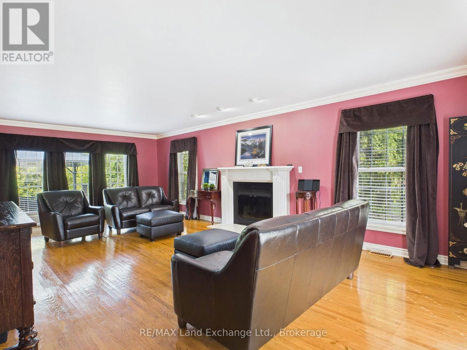 4 EASTWOOD CRESCENT Image 6