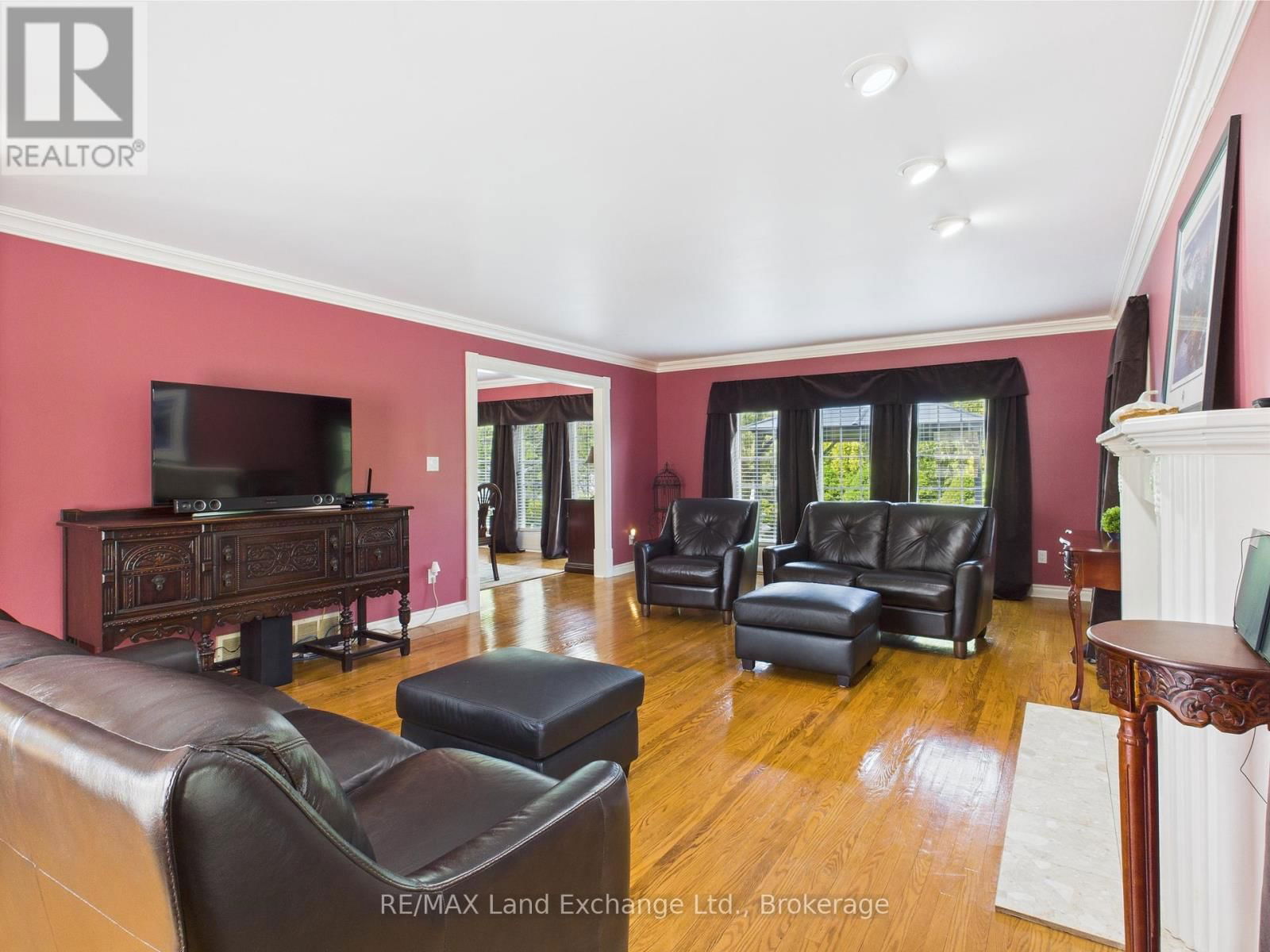 4 EASTWOOD CRESCENT Image 7