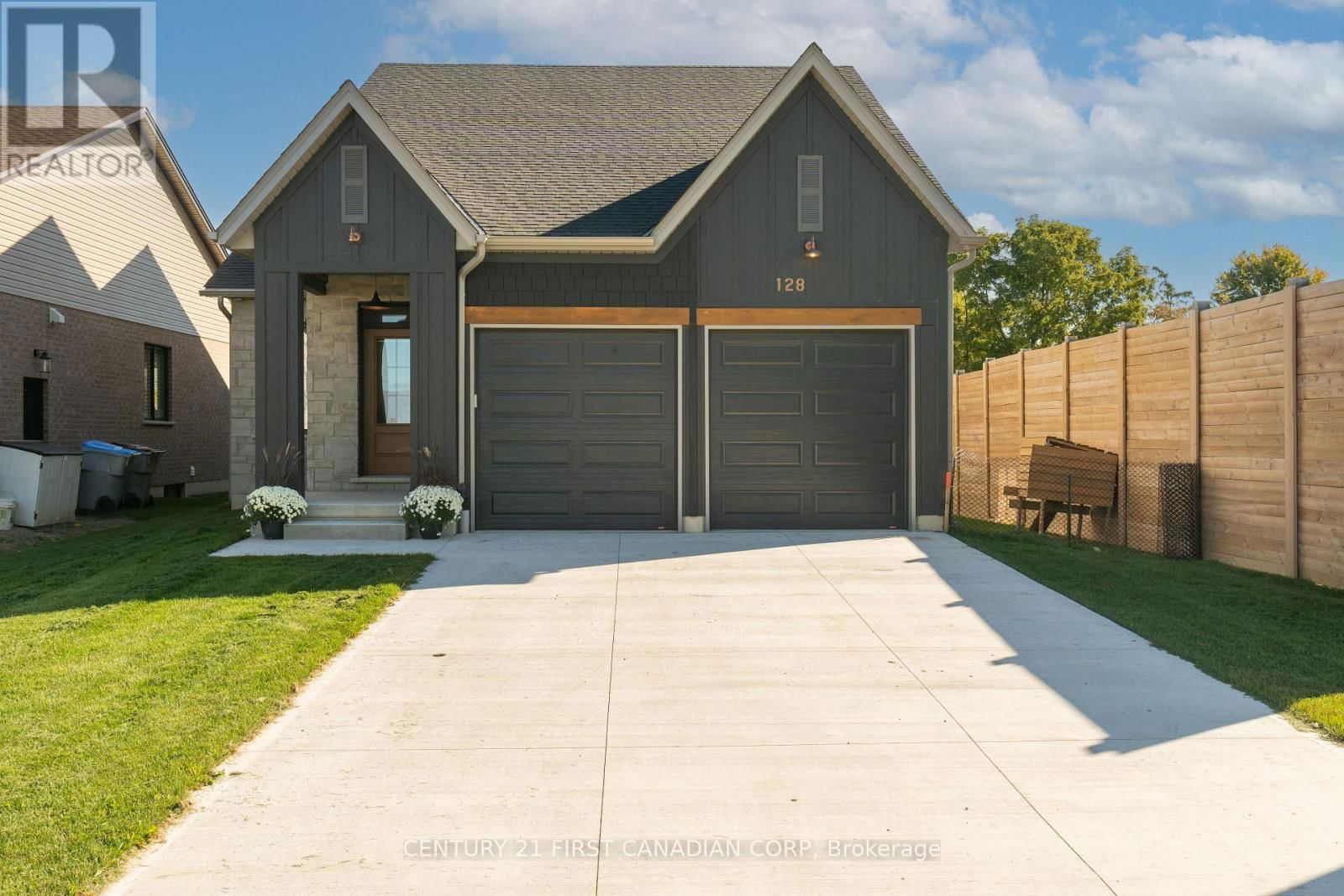 128 SCOTTS DRIVE Image 2