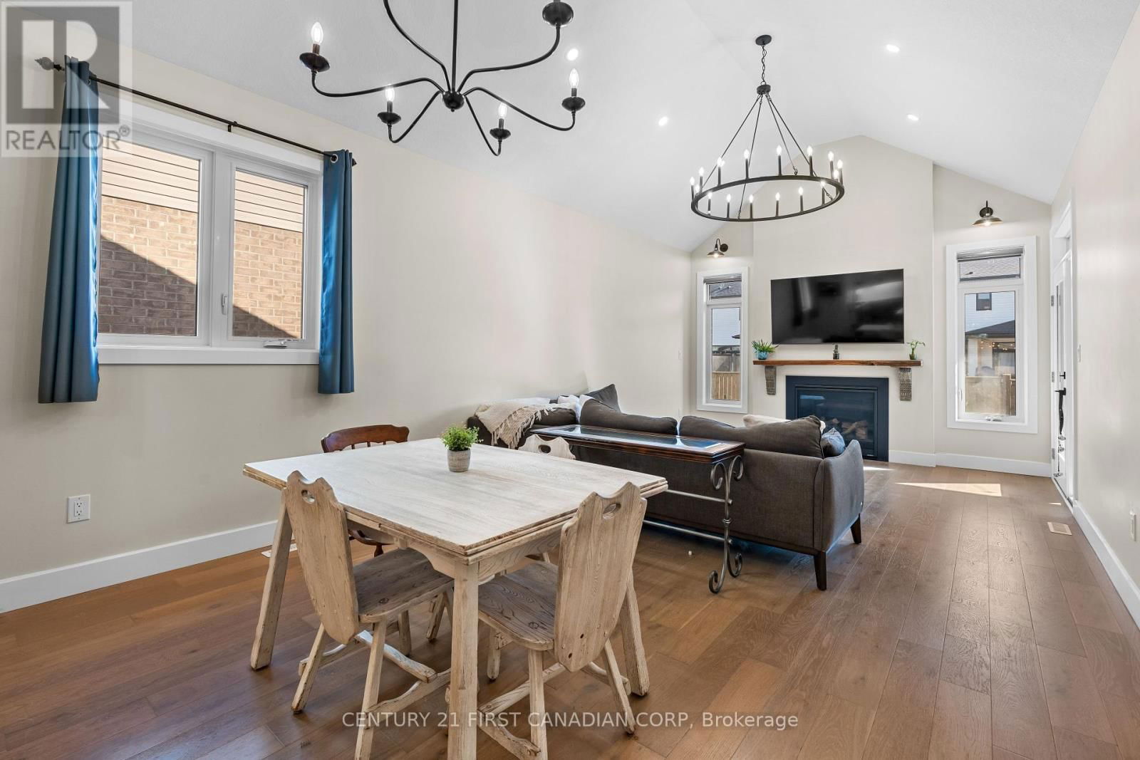 128 SCOTTS DRIVE Image 22