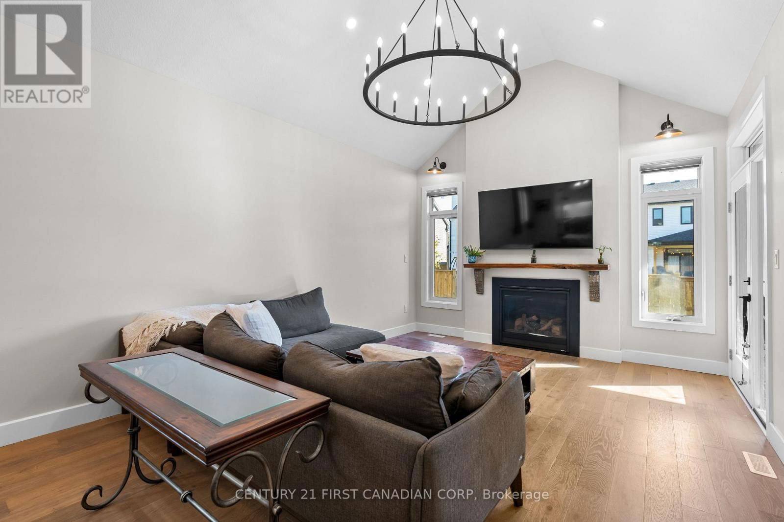 128 SCOTTS DRIVE Image 23