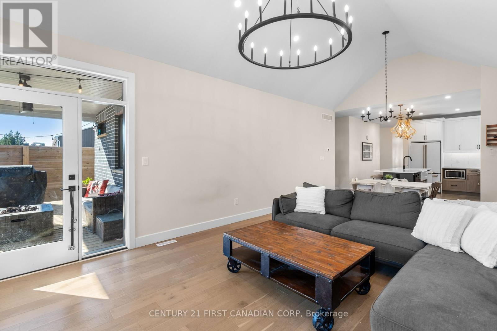 128 SCOTTS DRIVE Image 26