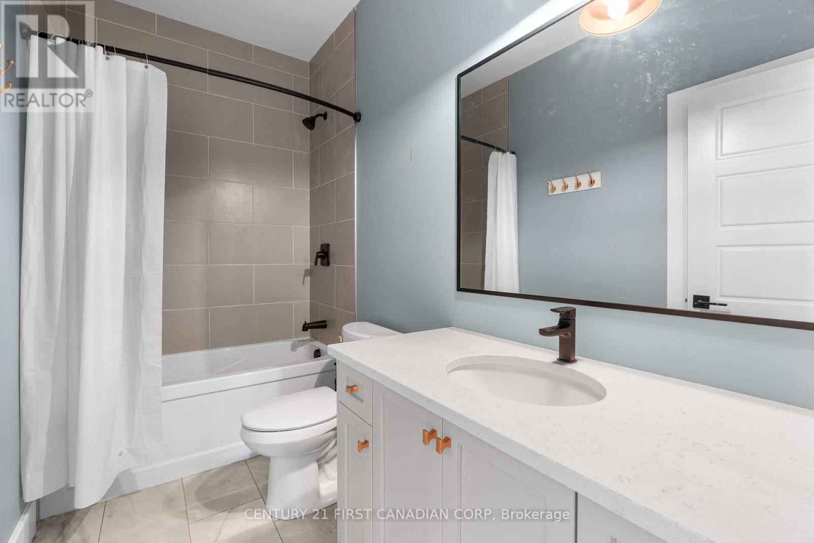 128 SCOTTS DRIVE Image 36