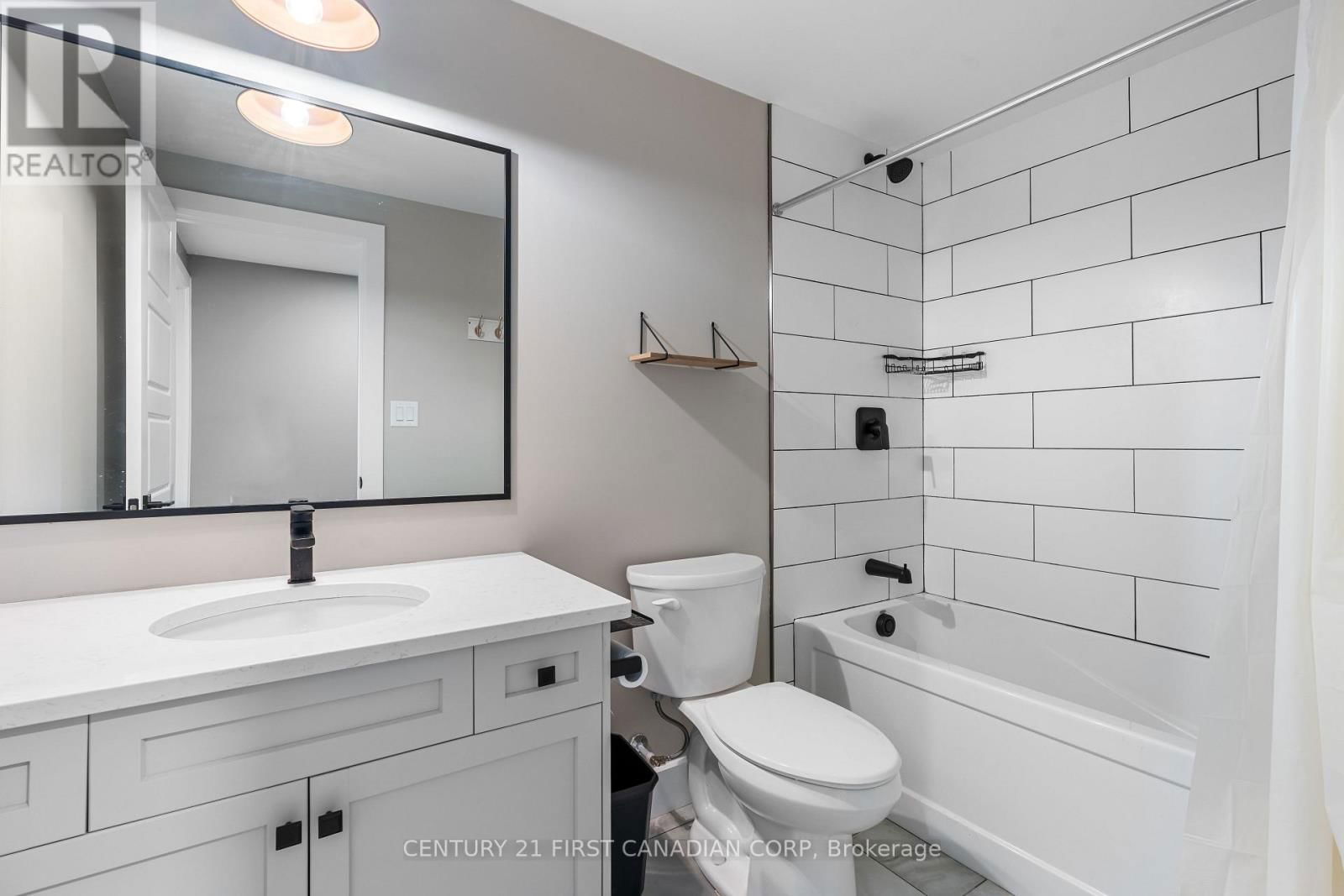 128 SCOTTS DRIVE Image 42