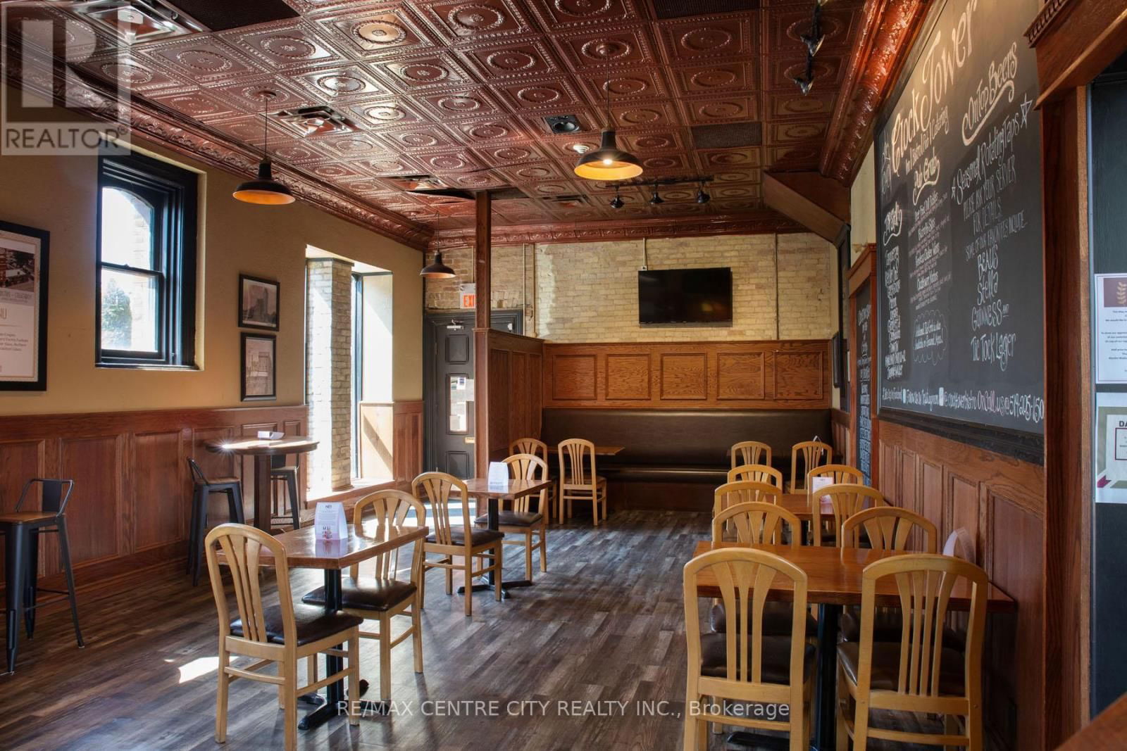 71 FRANK STREET Image 12