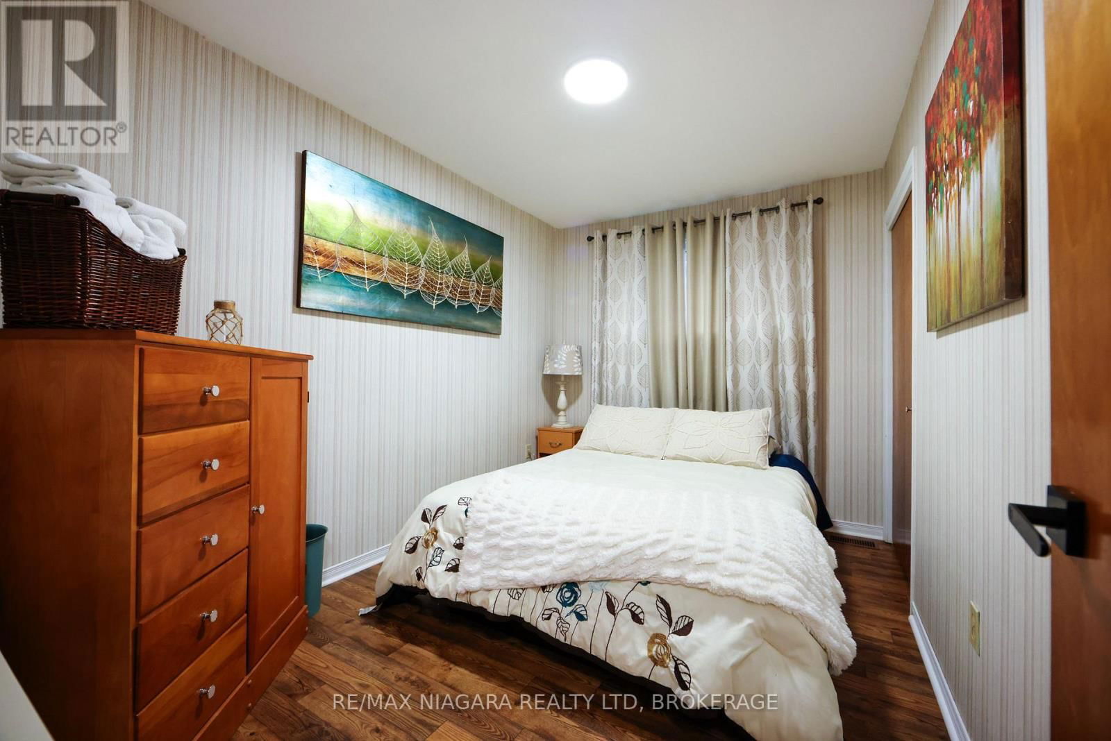 31 SPRUCE DRIVE Image 18