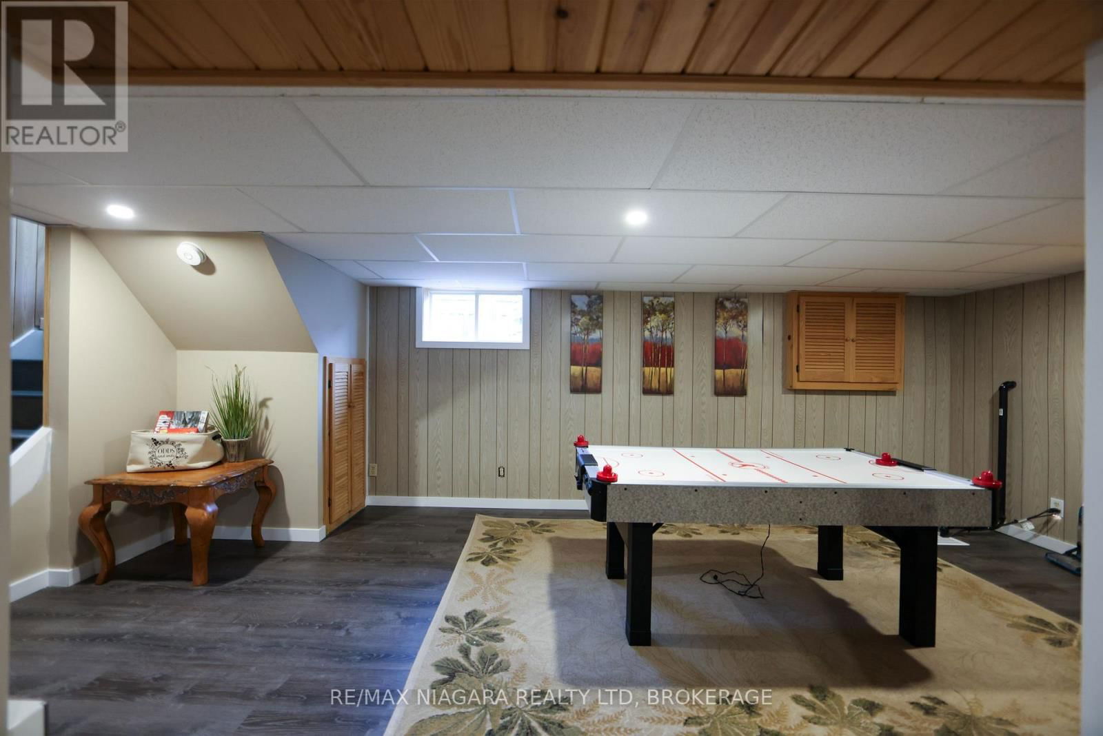31 SPRUCE DRIVE Image 19