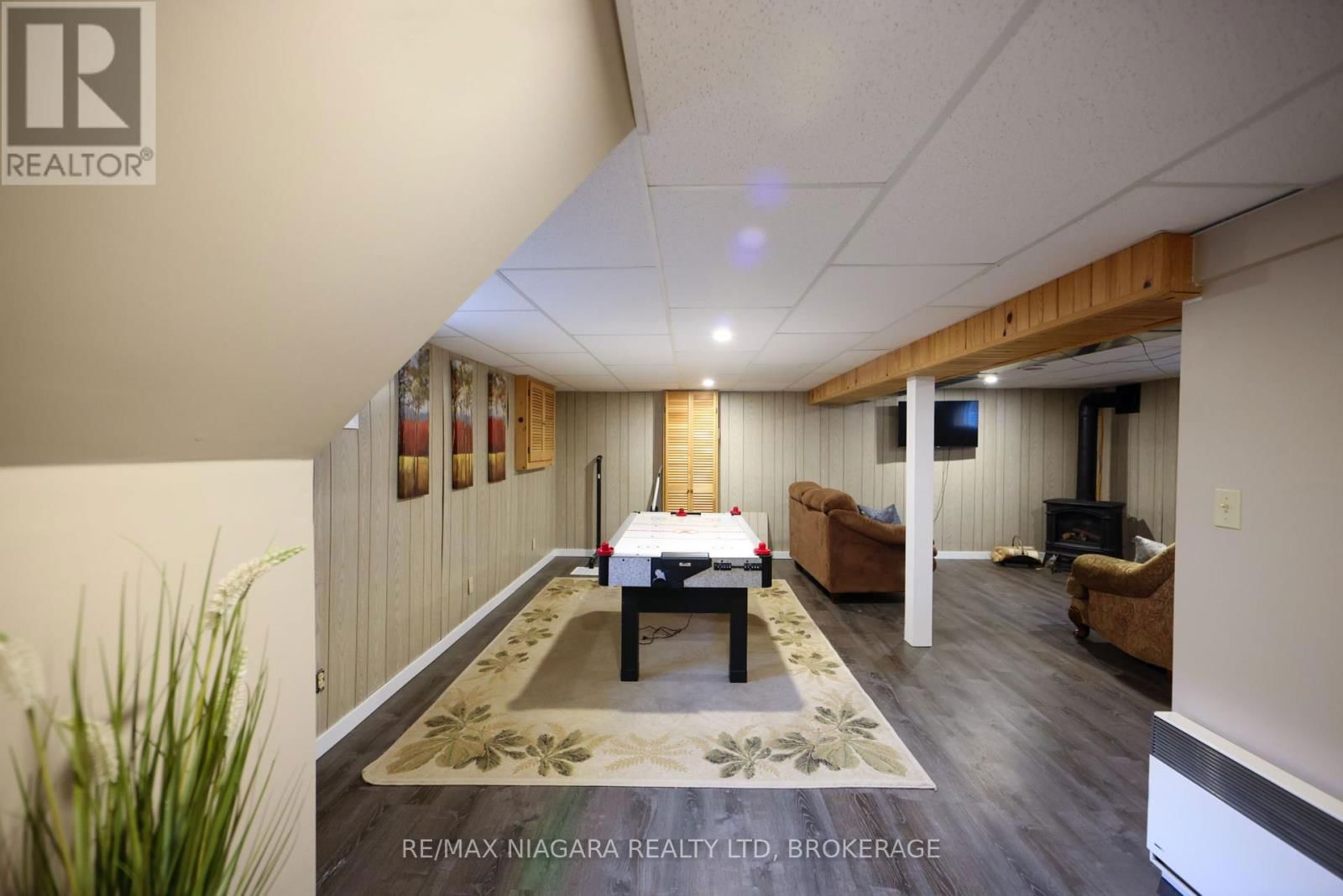 31 SPRUCE DRIVE Image 21