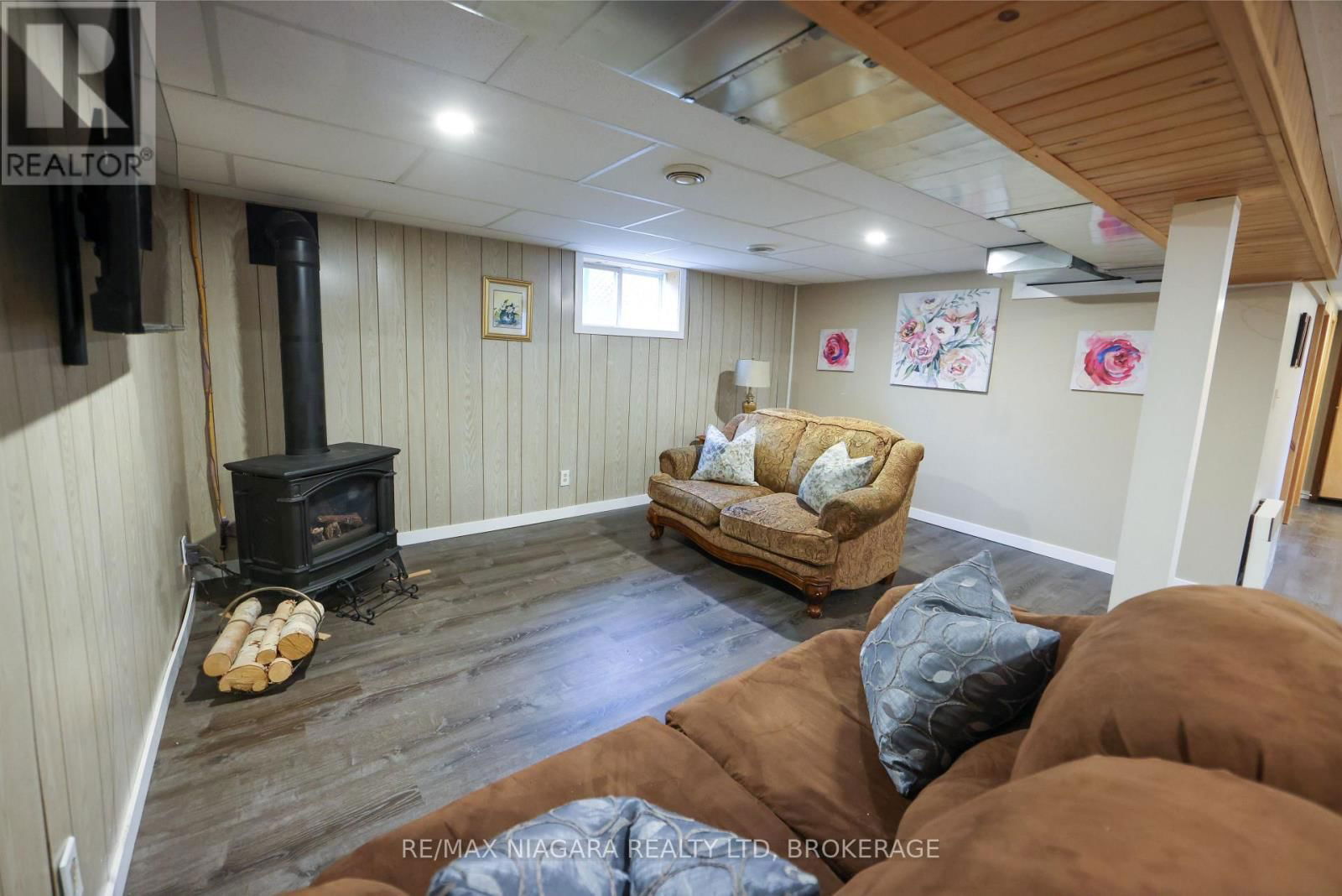 31 SPRUCE DRIVE Image 22