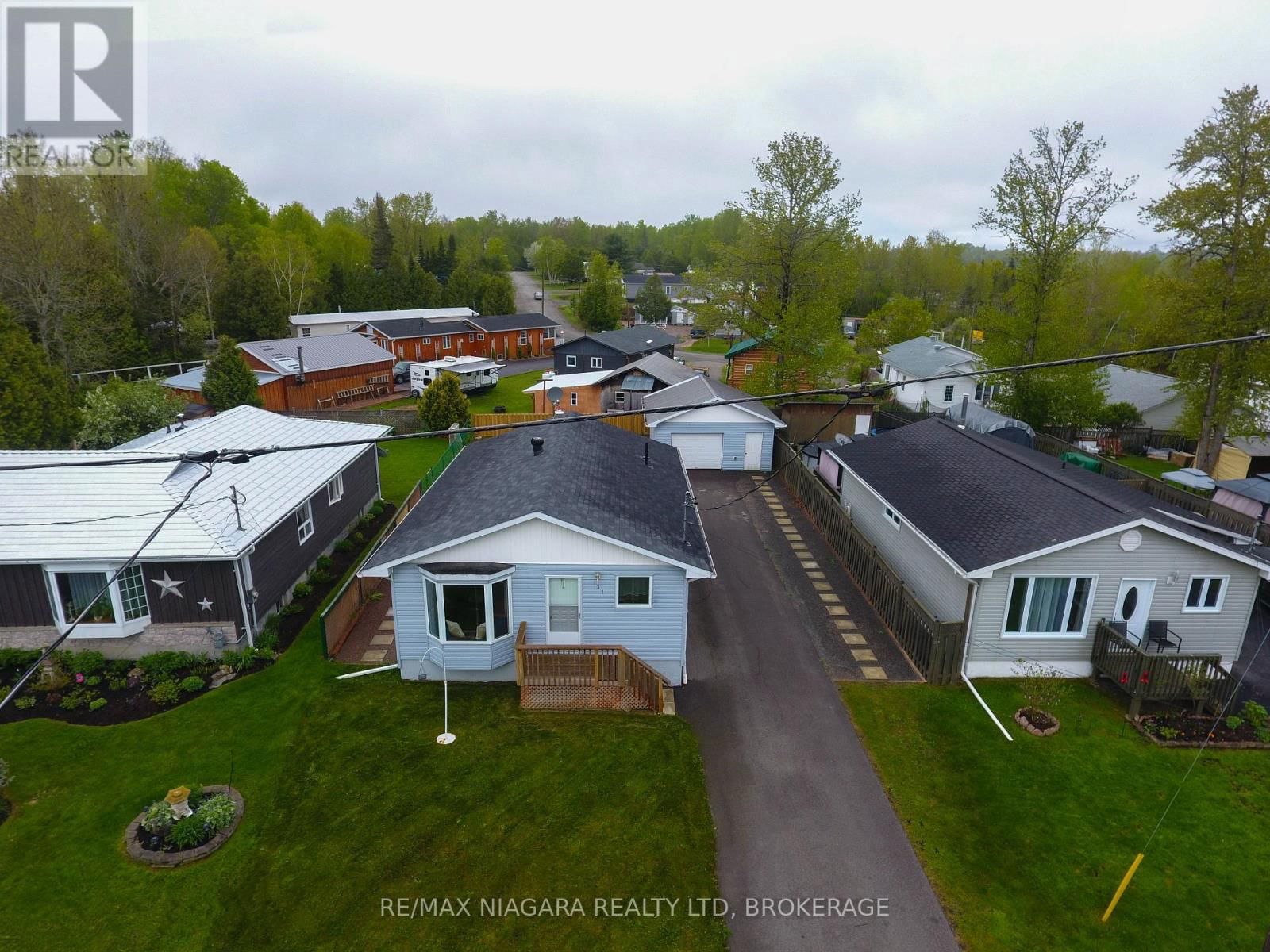 31 SPRUCE DRIVE Image 27