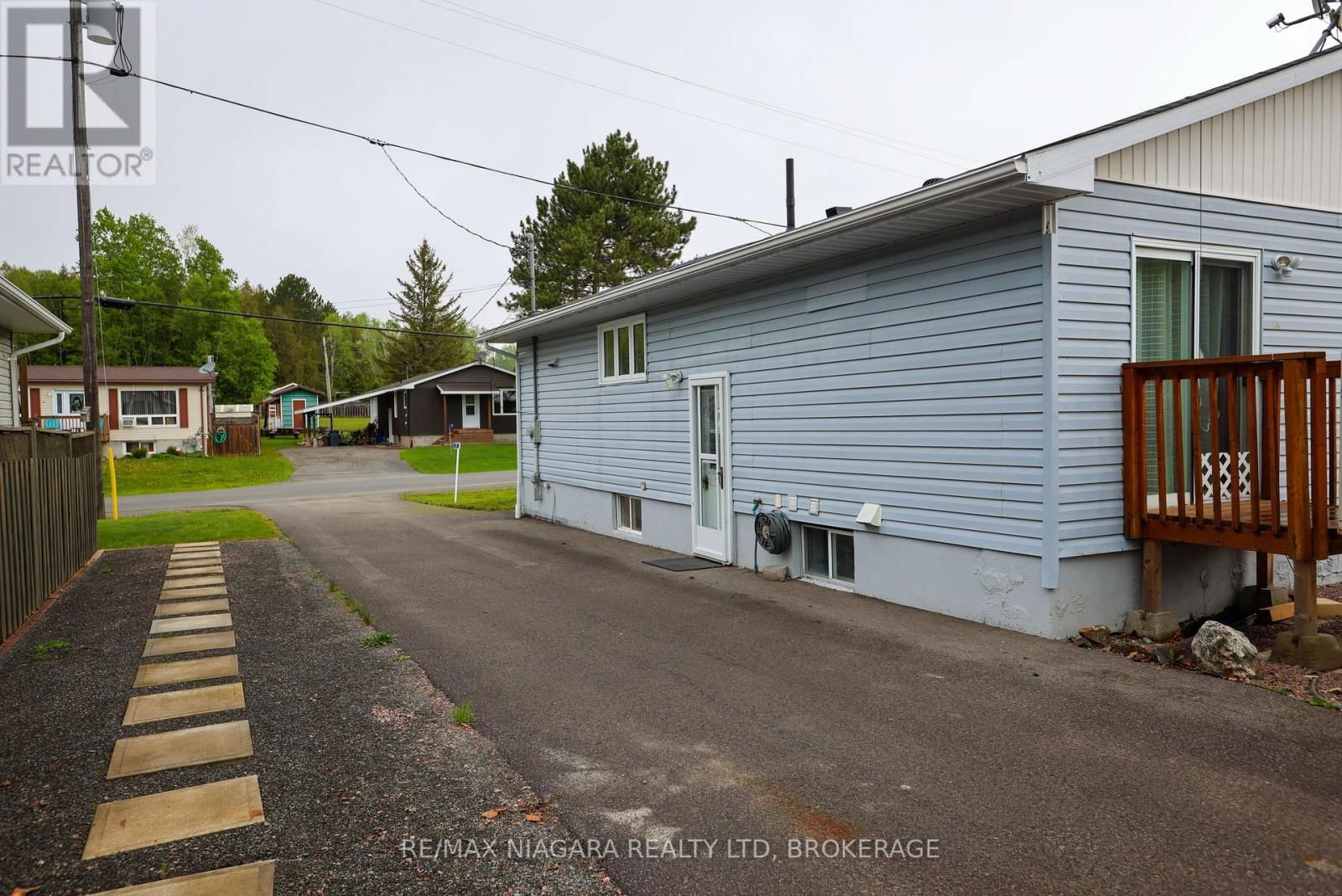 31 SPRUCE DRIVE Image 28