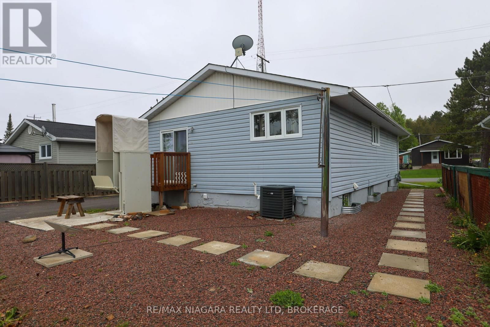31 SPRUCE DRIVE Image 29
