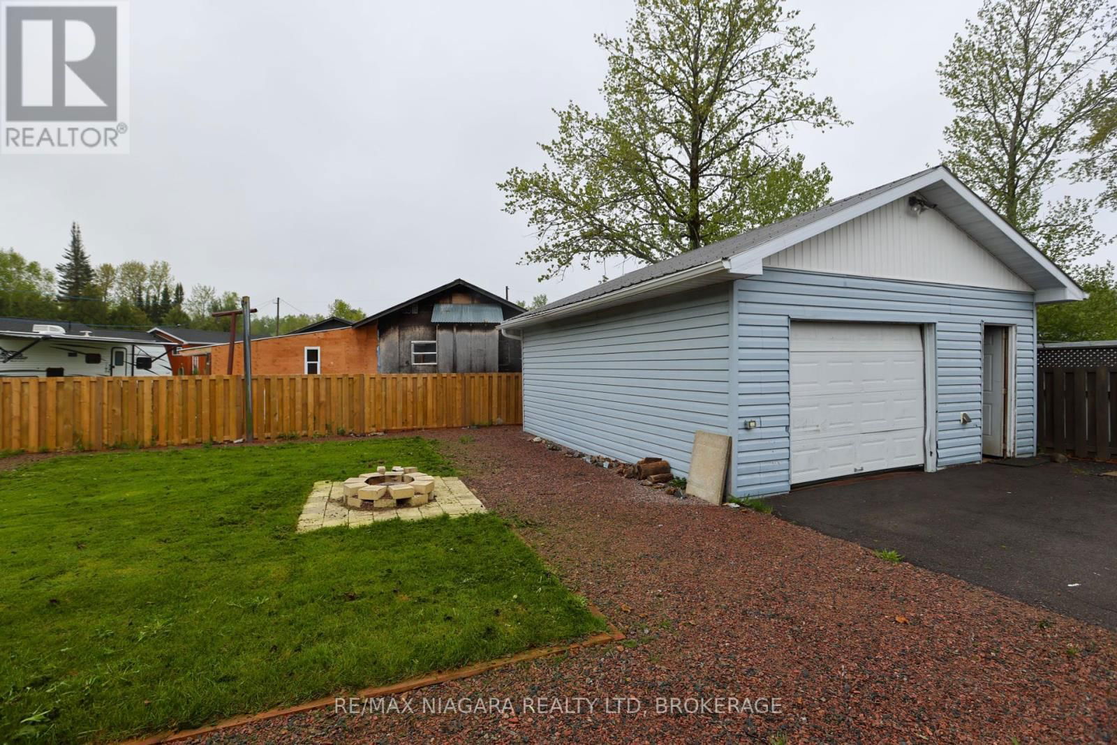 31 SPRUCE DRIVE Image 31