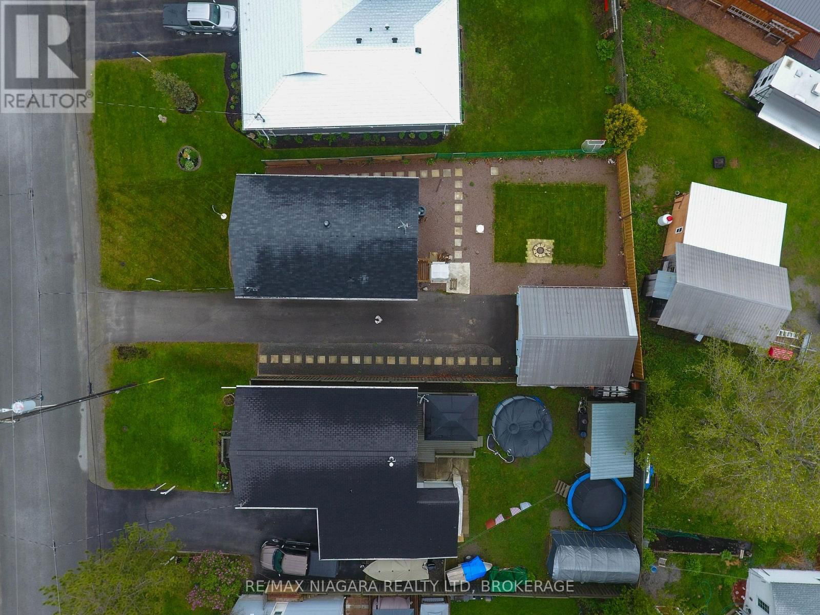 31 SPRUCE DRIVE Image 32