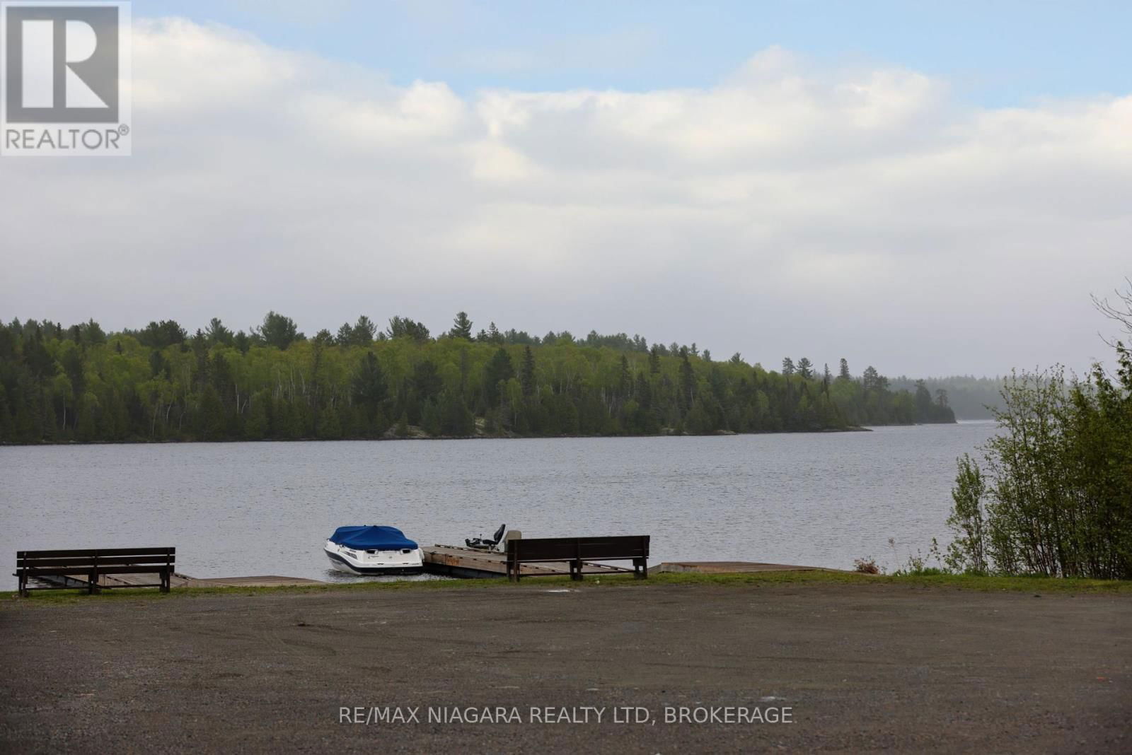 31 SPRUCE DRIVE Image 38