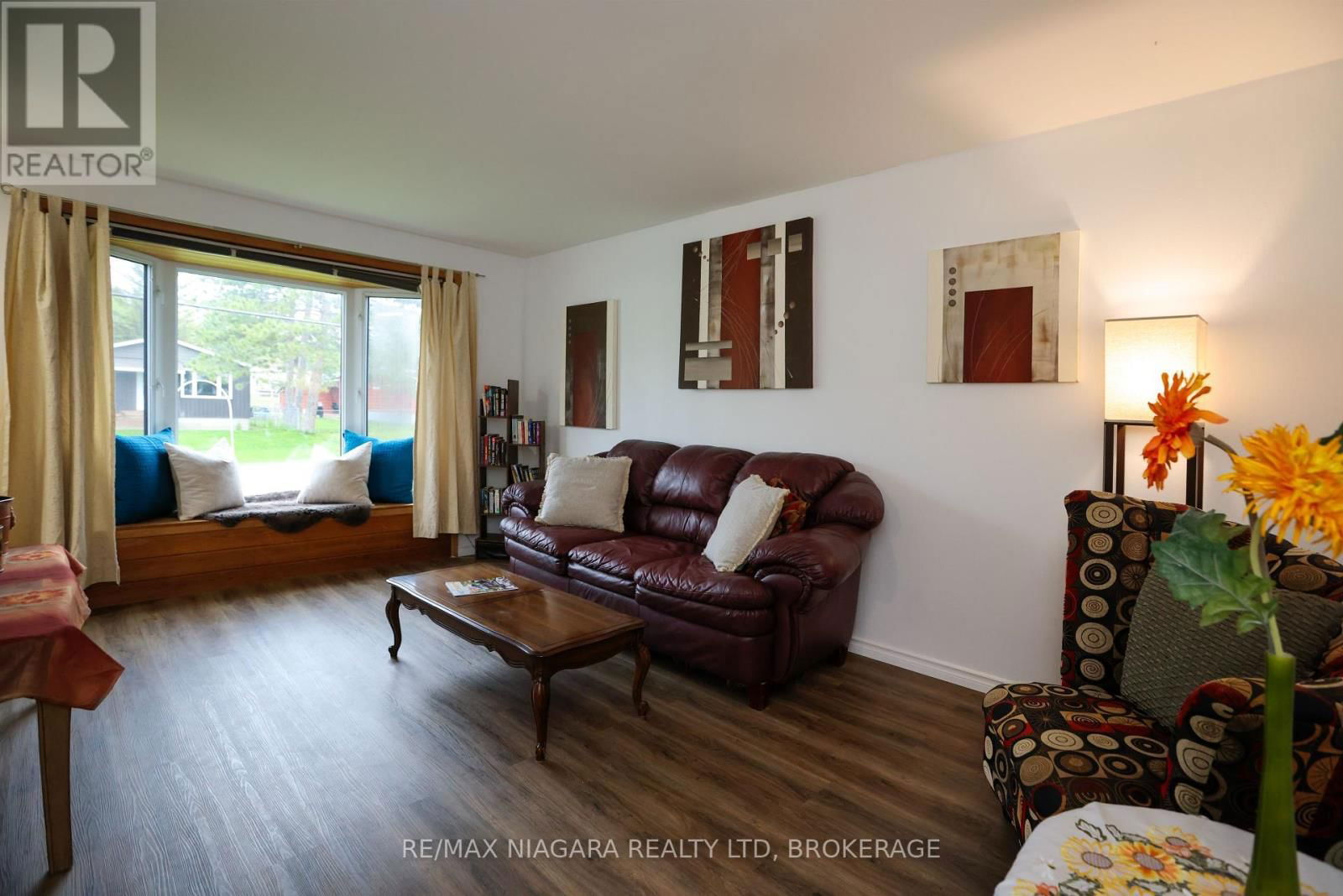 31 SPRUCE DRIVE Image 6