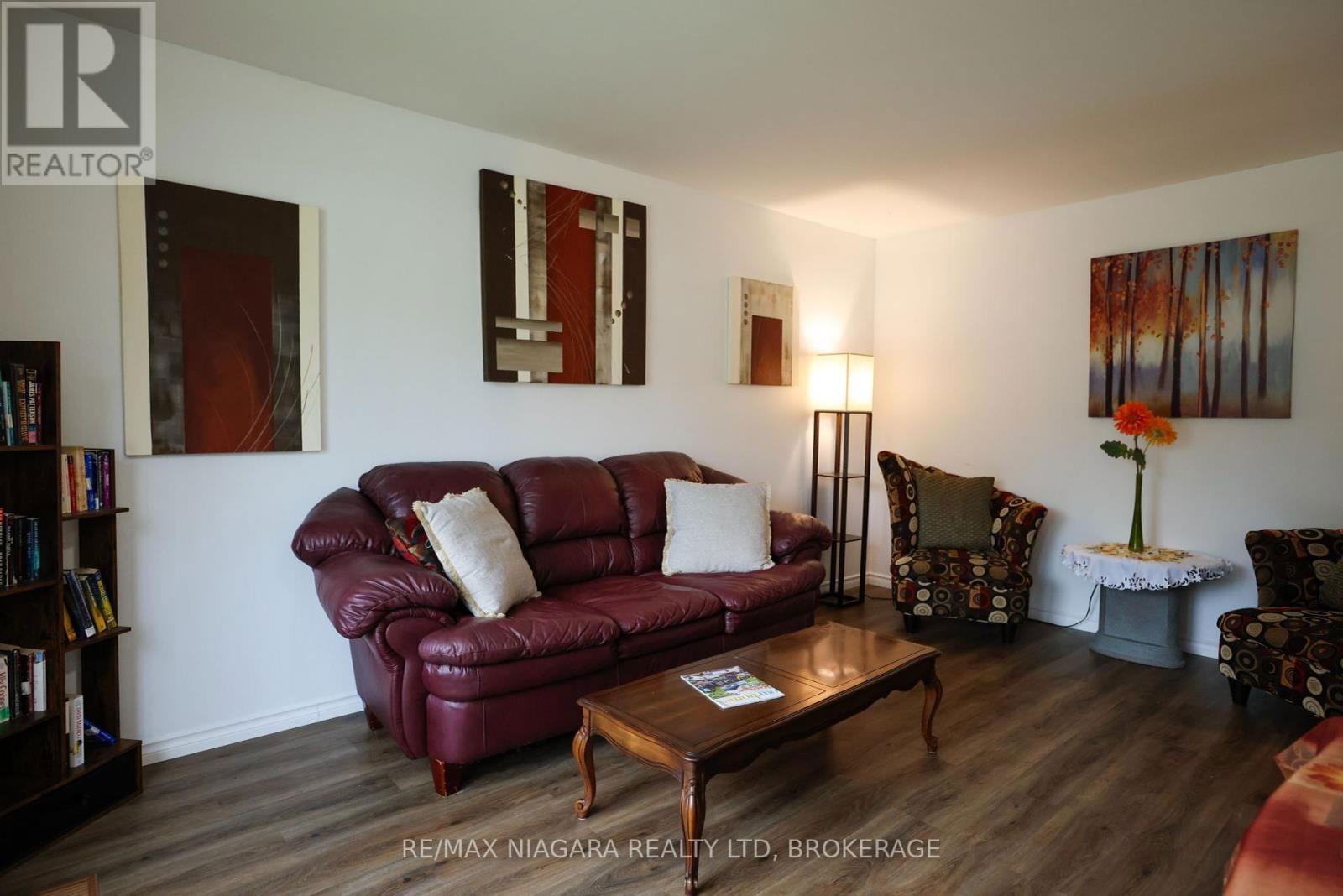 31 SPRUCE DRIVE Image 7