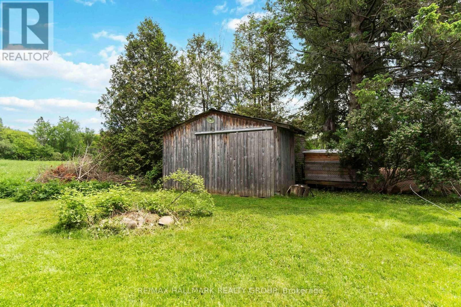 689 FRONT ROAD WEST Image 29