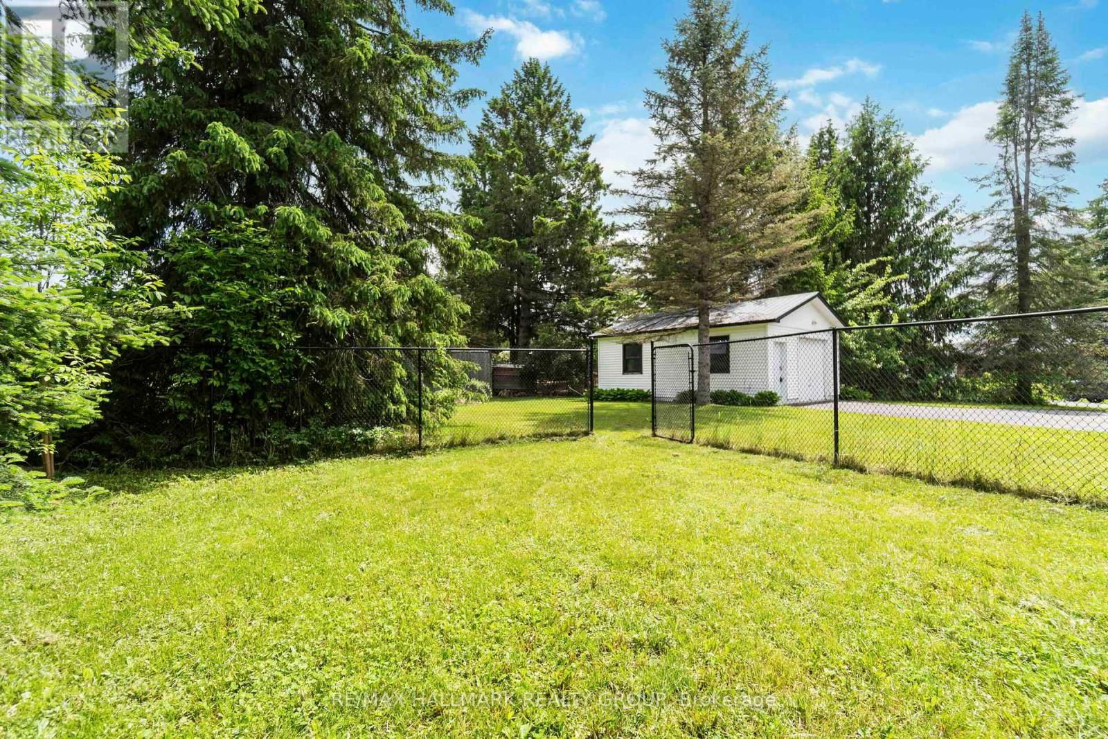 689 FRONT ROAD WEST Image 30