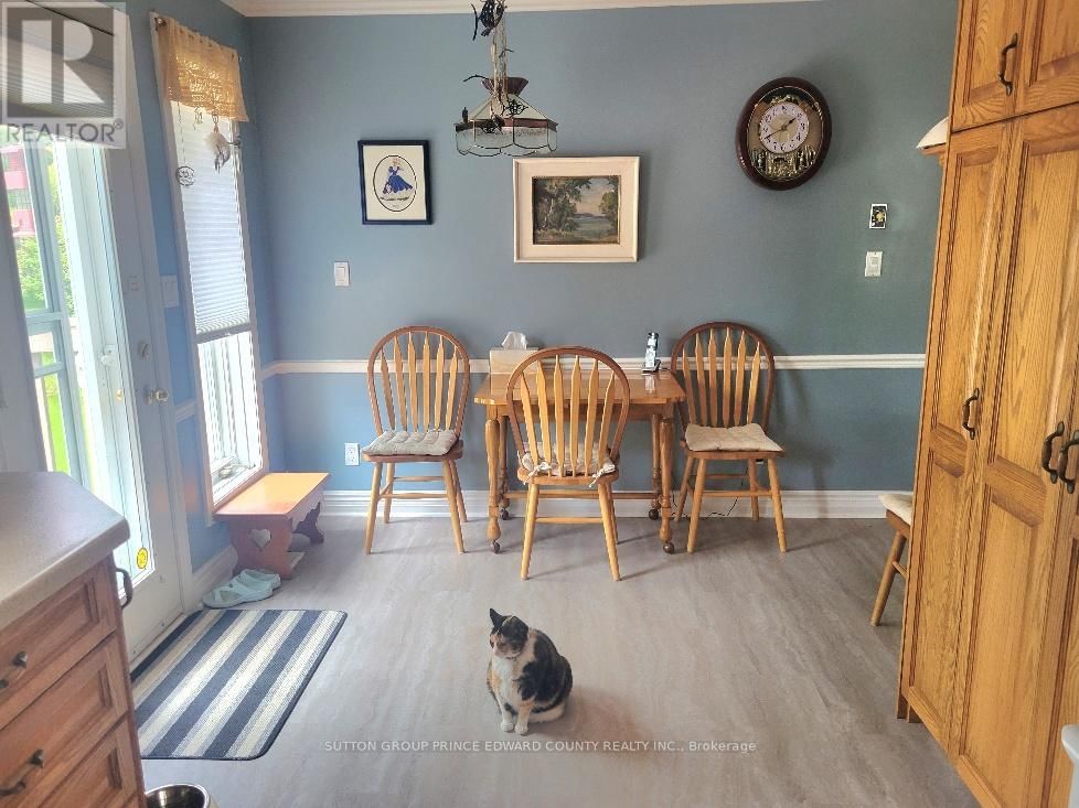 100 SELENA AVENUE Image 17