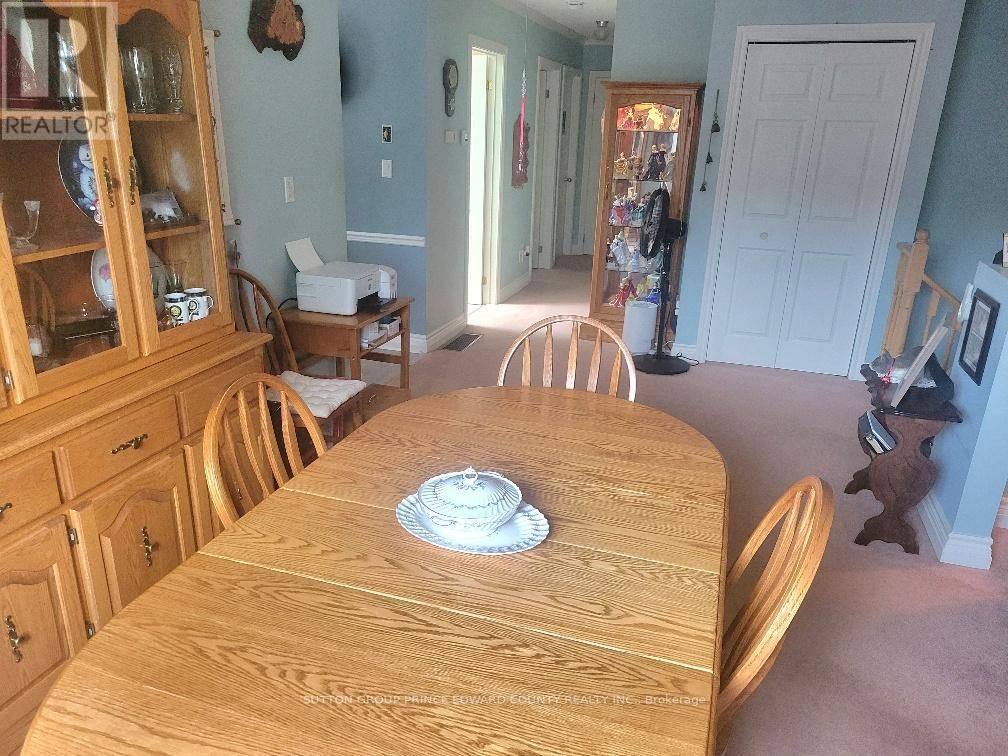 100 SELENA AVENUE Image 18