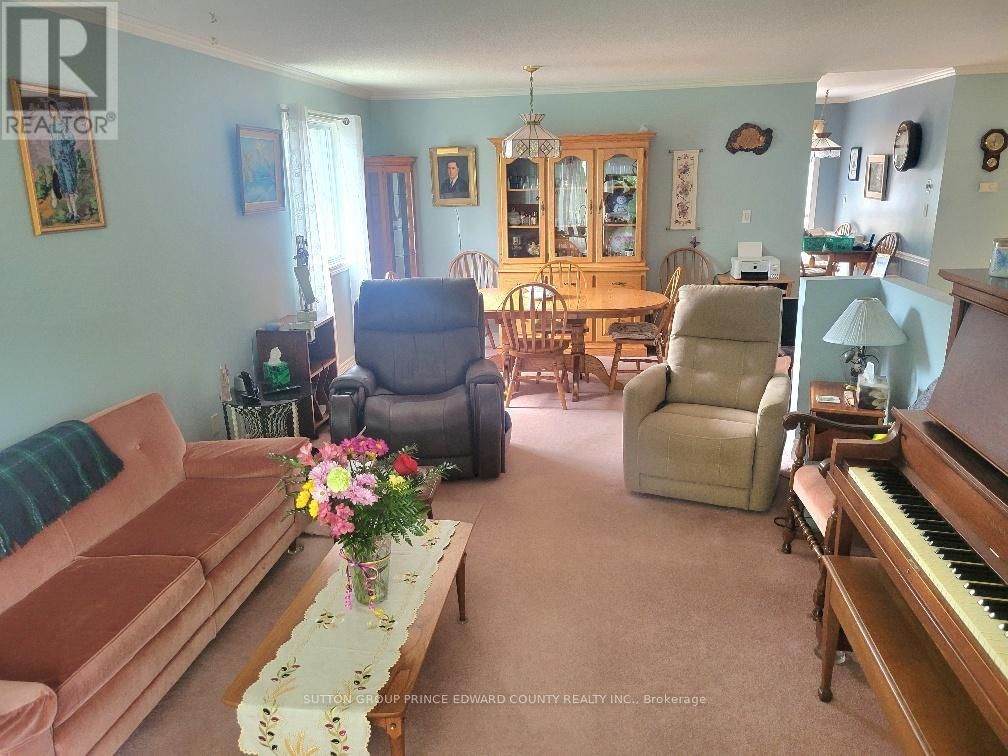 100 SELENA AVENUE Image 20
