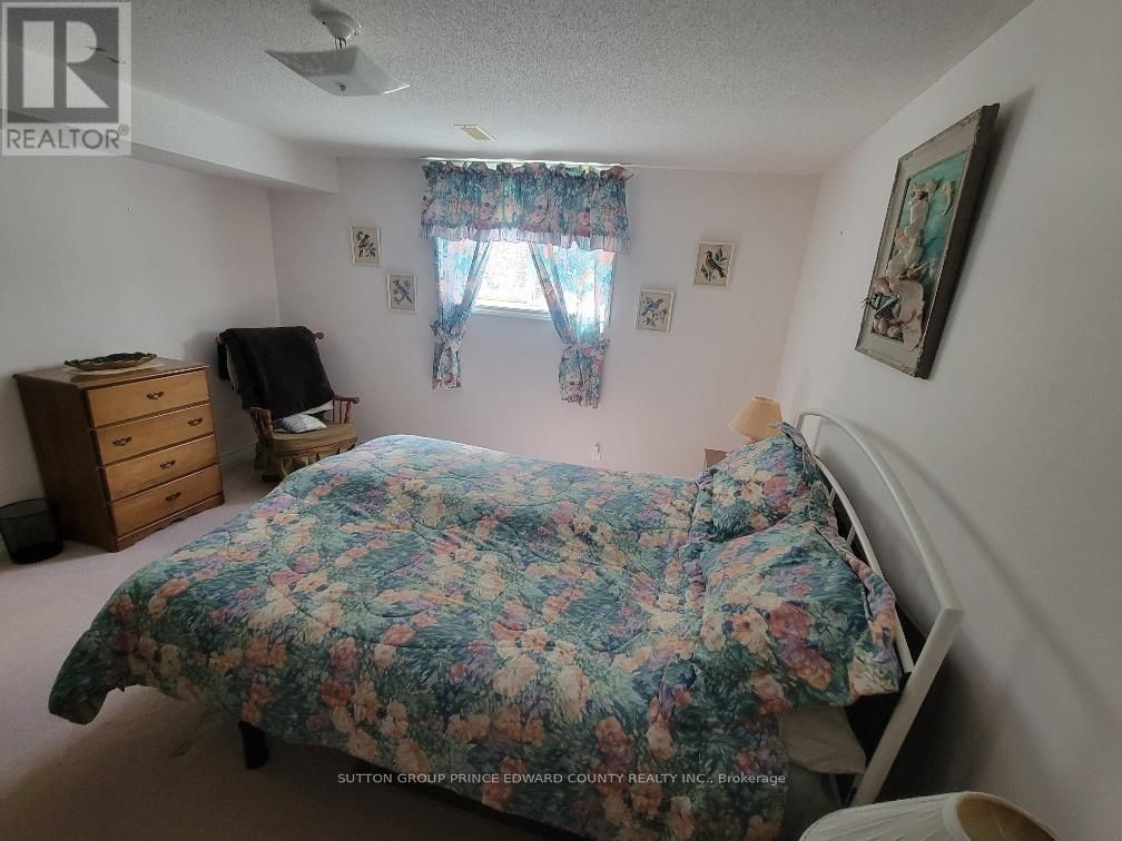 100 SELENA AVENUE Image 29