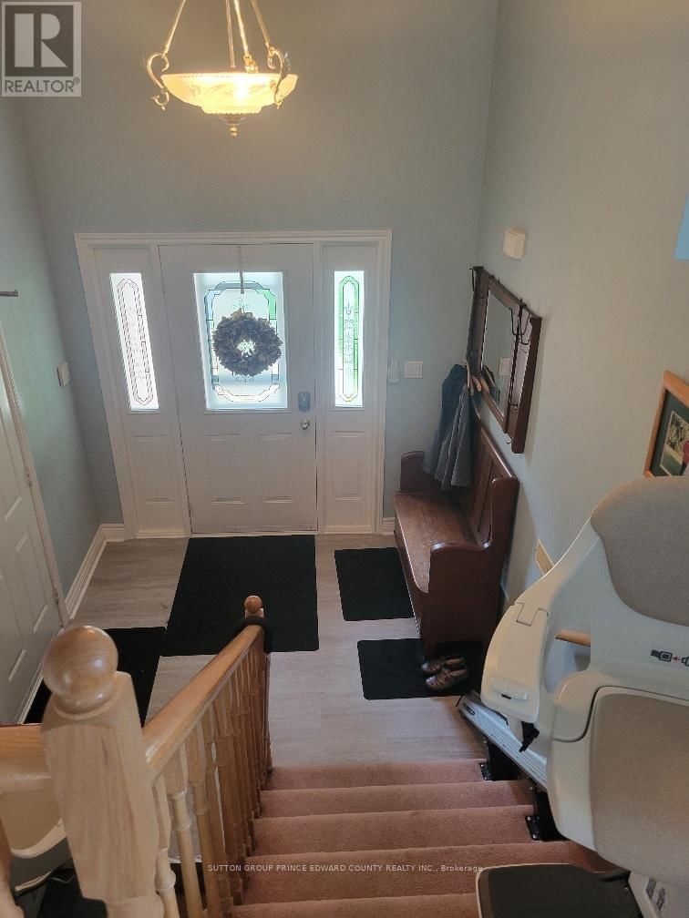 100 SELENA AVENUE Image 35
