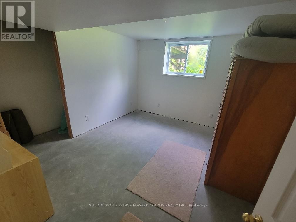 100 SELENA AVENUE Image 37