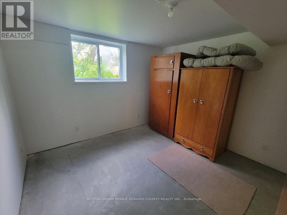 100 SELENA AVENUE Image 38