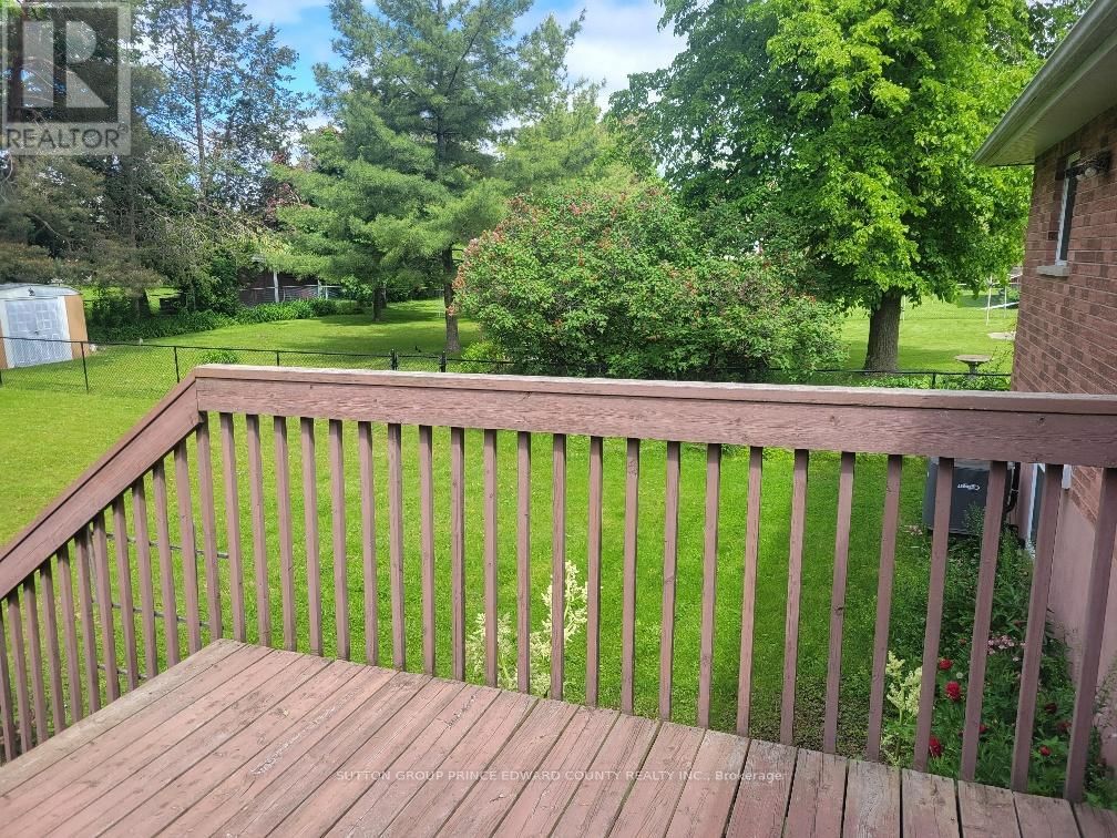 100 SELENA AVENUE Image 6