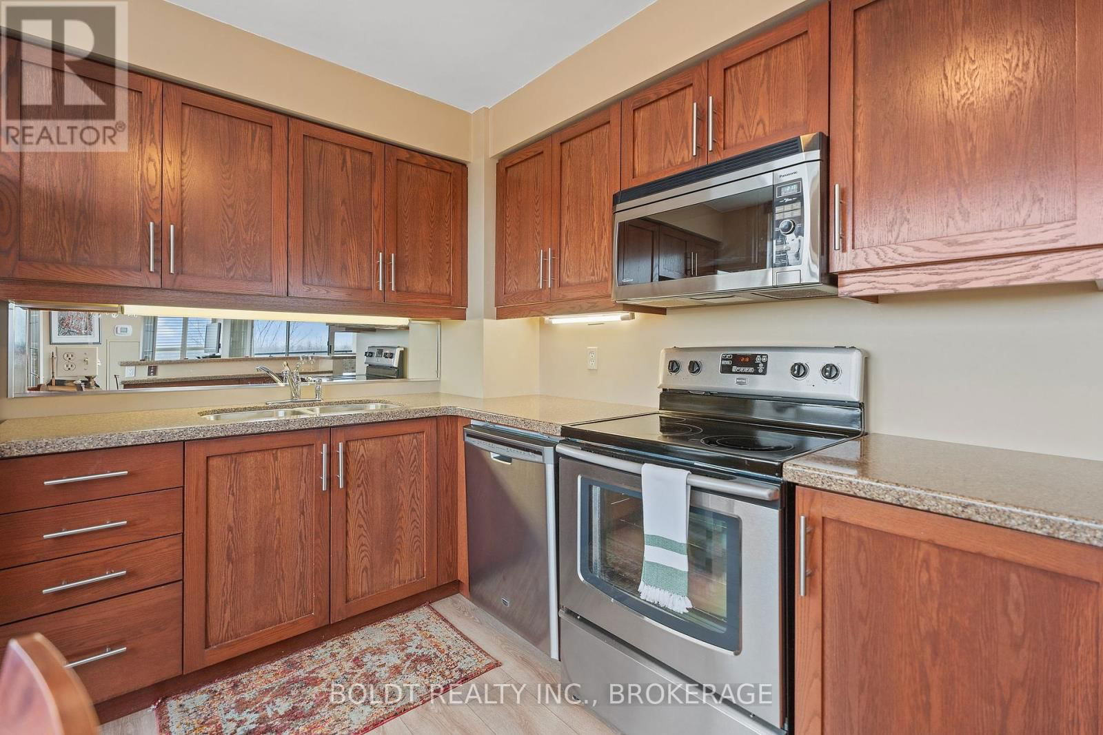 603 - 3 TOWERING HEIGHTS BOULEVARD Image 14