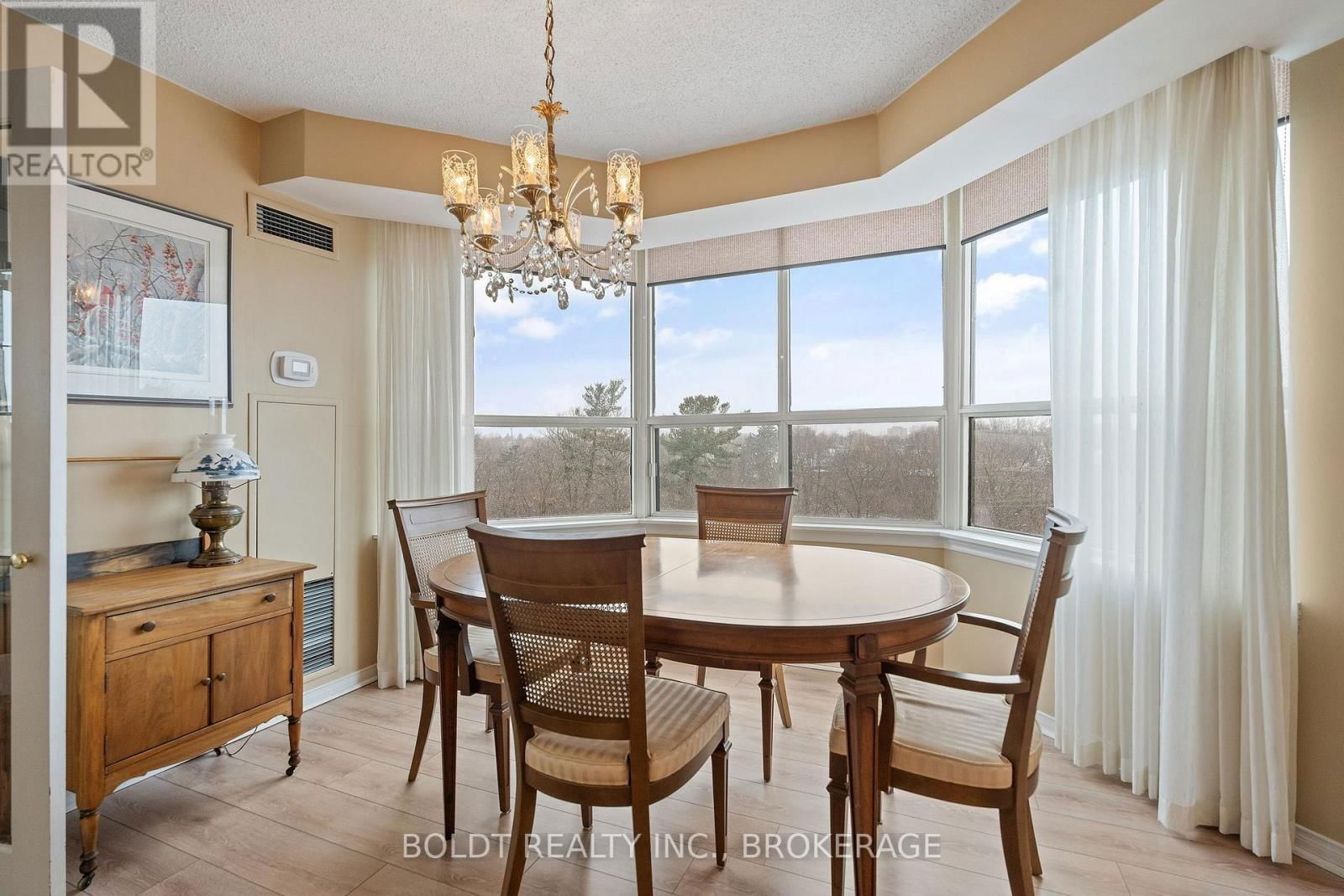 603 - 3 TOWERING HEIGHTS BOULEVARD Image 16