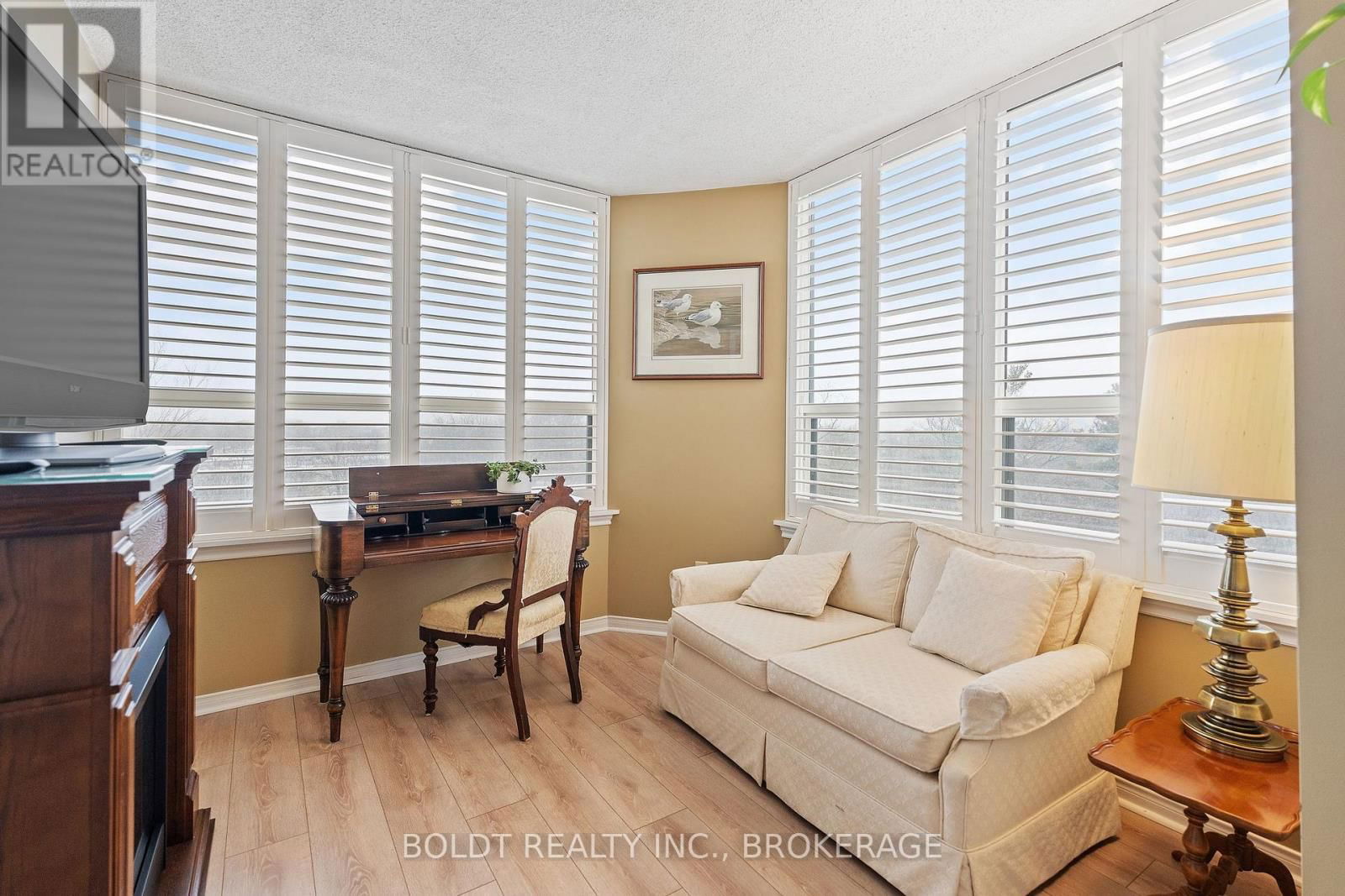 603 - 3 TOWERING HEIGHTS BOULEVARD Image 17