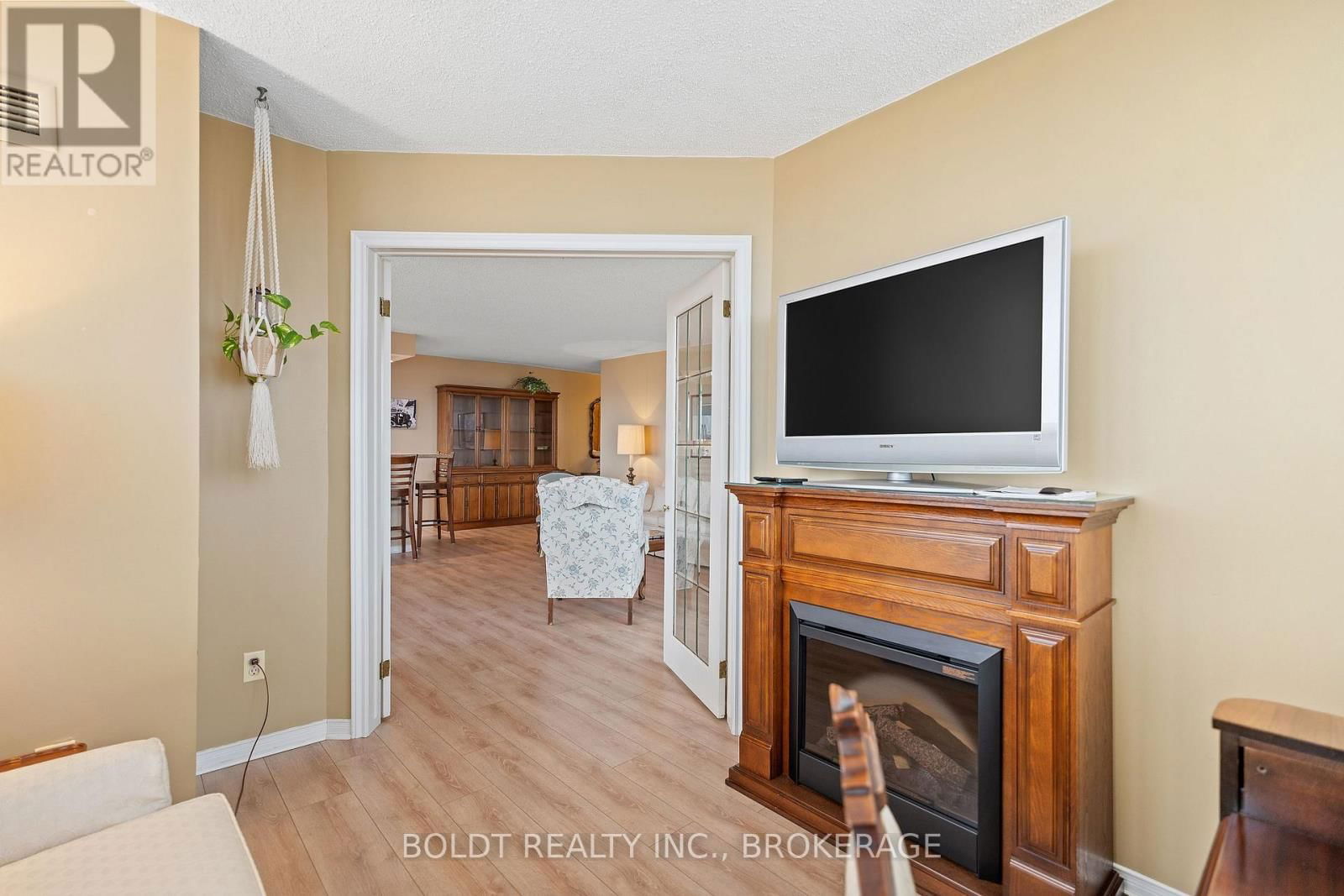 603 - 3 TOWERING HEIGHTS BOULEVARD Image 18