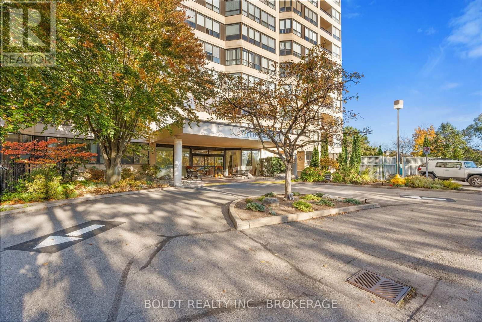 603 - 3 TOWERING HEIGHTS BOULEVARD Image 40