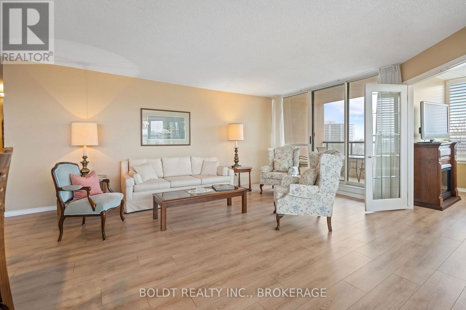 603 - 3 TOWERING HEIGHTS BOULEVARD Image 9