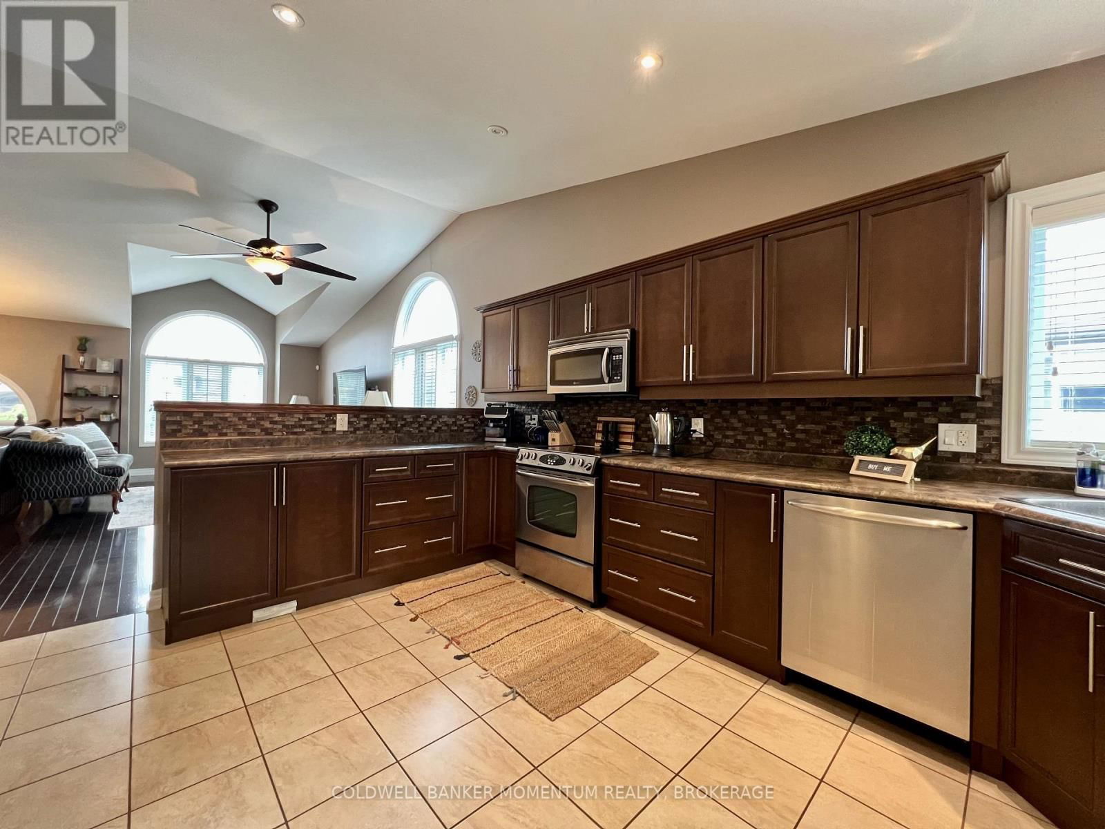 6296 PARKSIDE ROAD Image 12