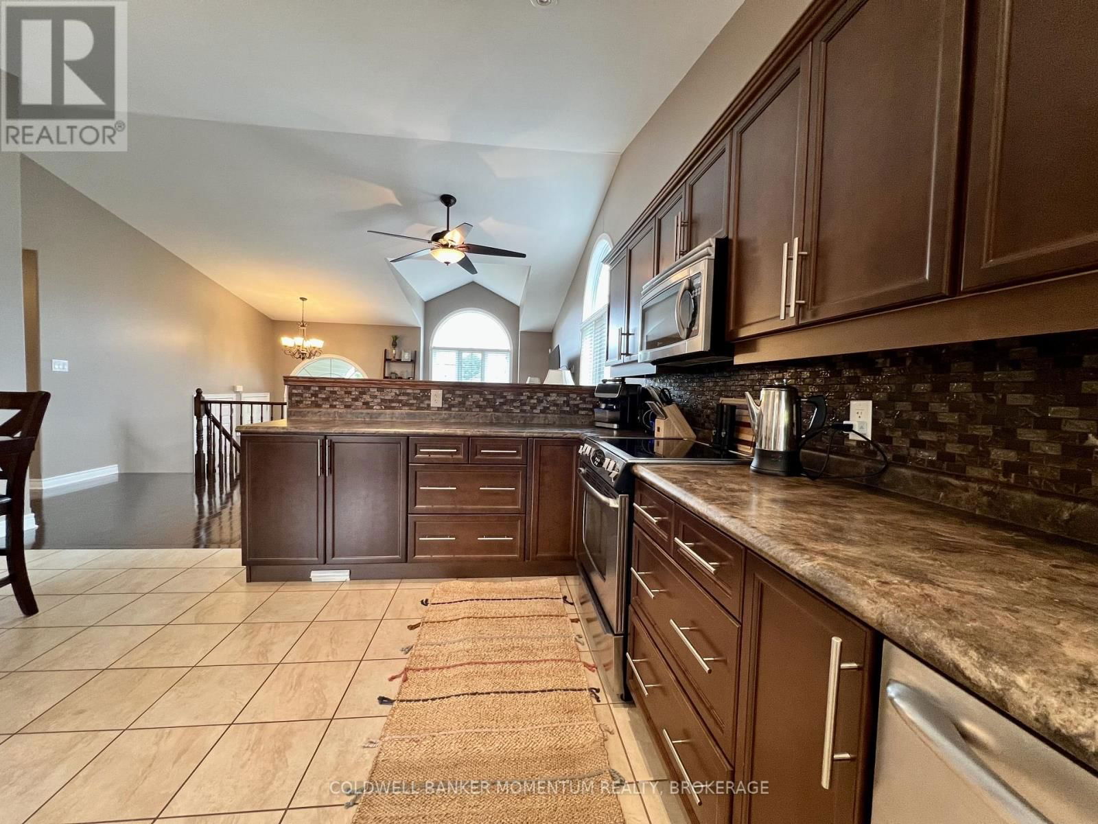 6296 PARKSIDE ROAD Image 13