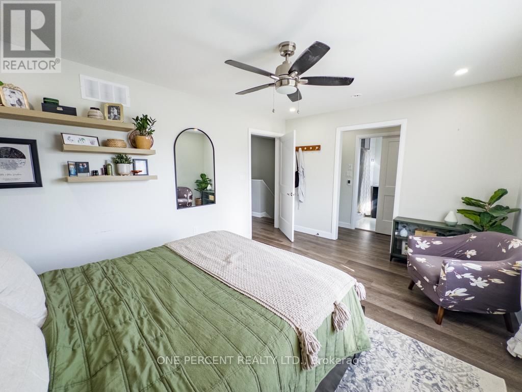835 QUEEN STREET Image 15