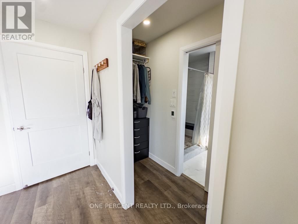 835 QUEEN STREET Image 17