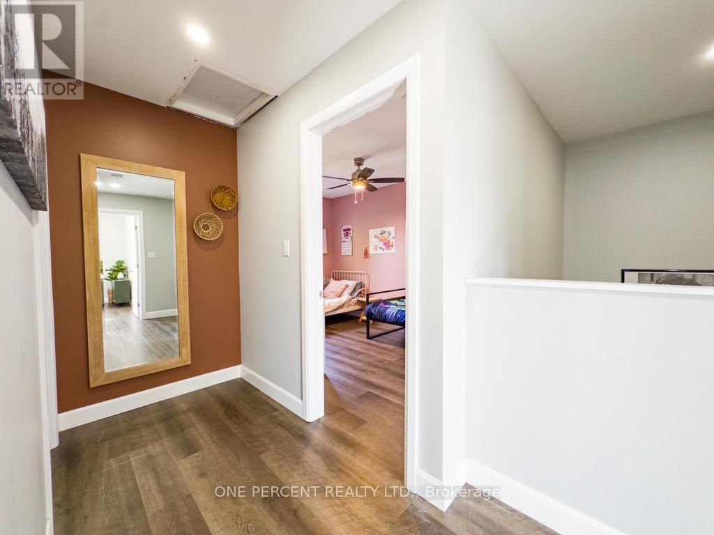 835 QUEEN STREET Image 20
