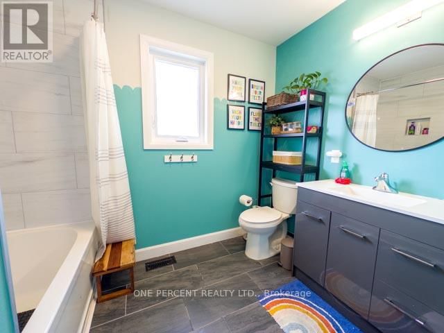 835 QUEEN STREET Image 25